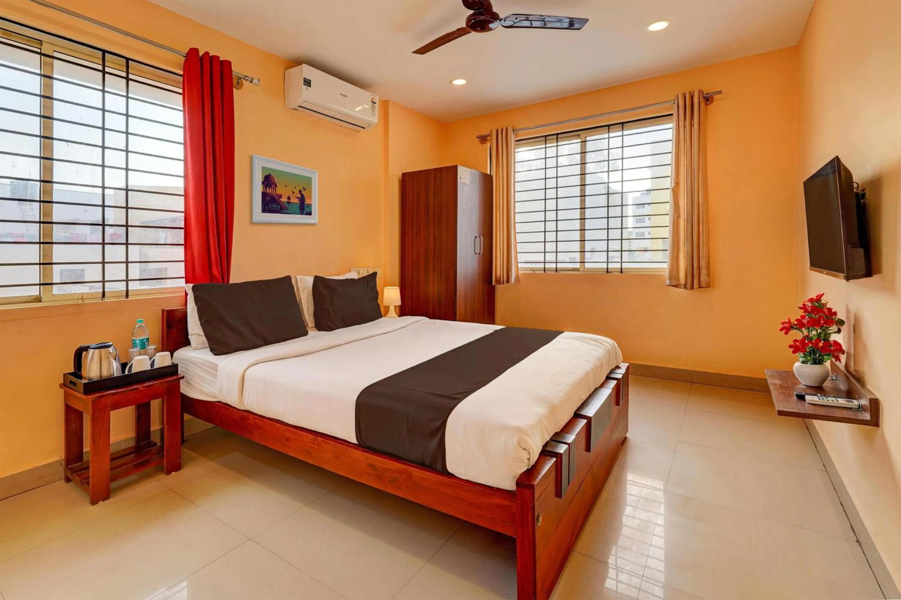 Bedroom, Bed in Hotel O Paradise Inn