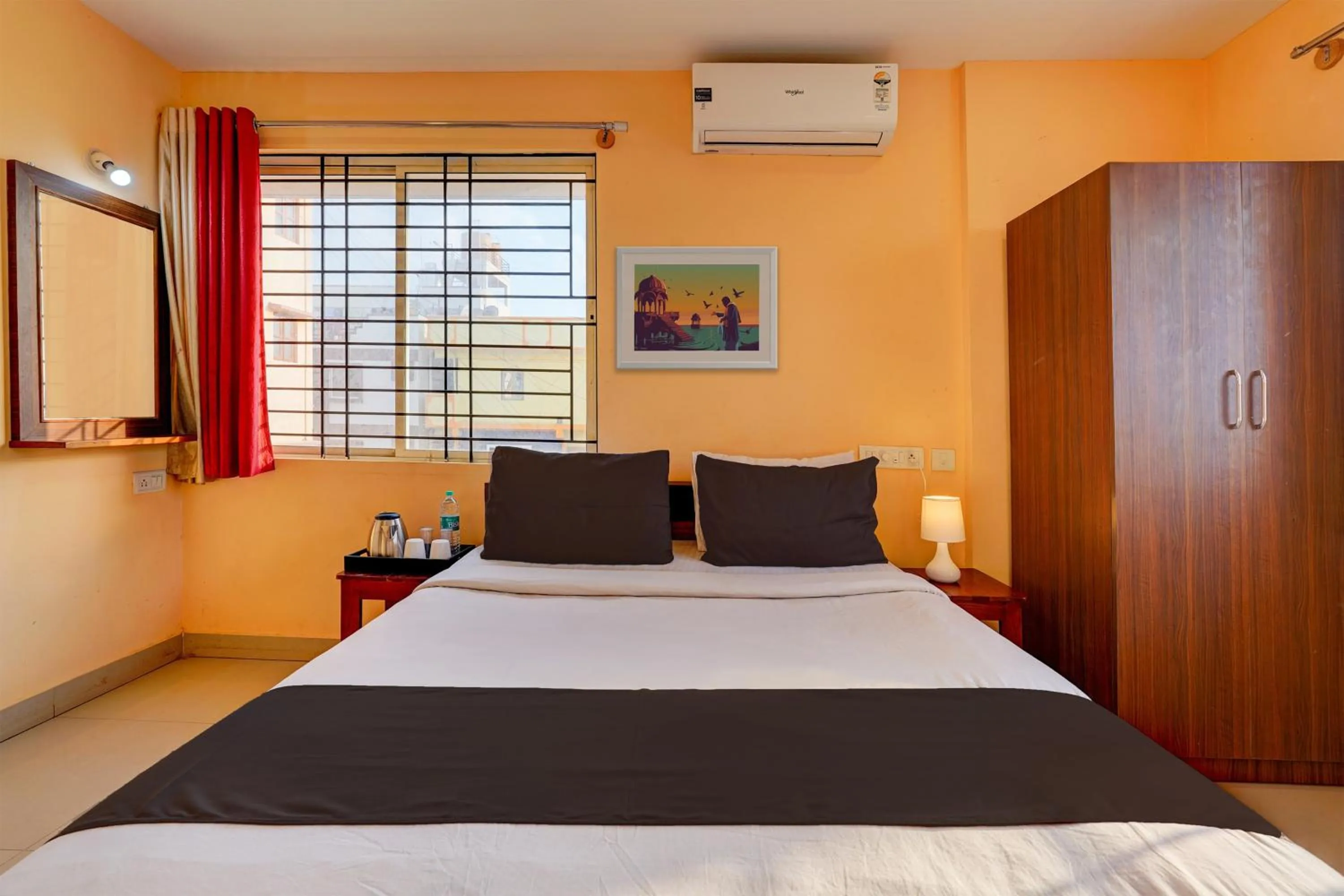 Bedroom, Bed in Hotel O Paradise Inn