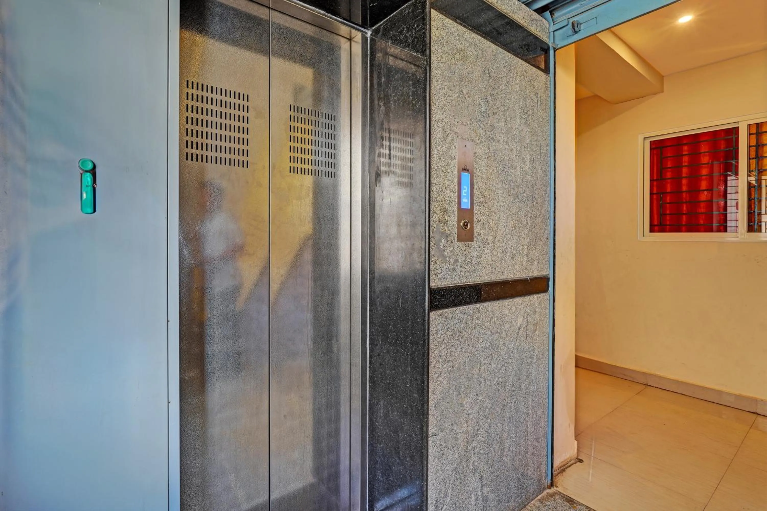 Lobby or reception in Hotel O Paradise Inn