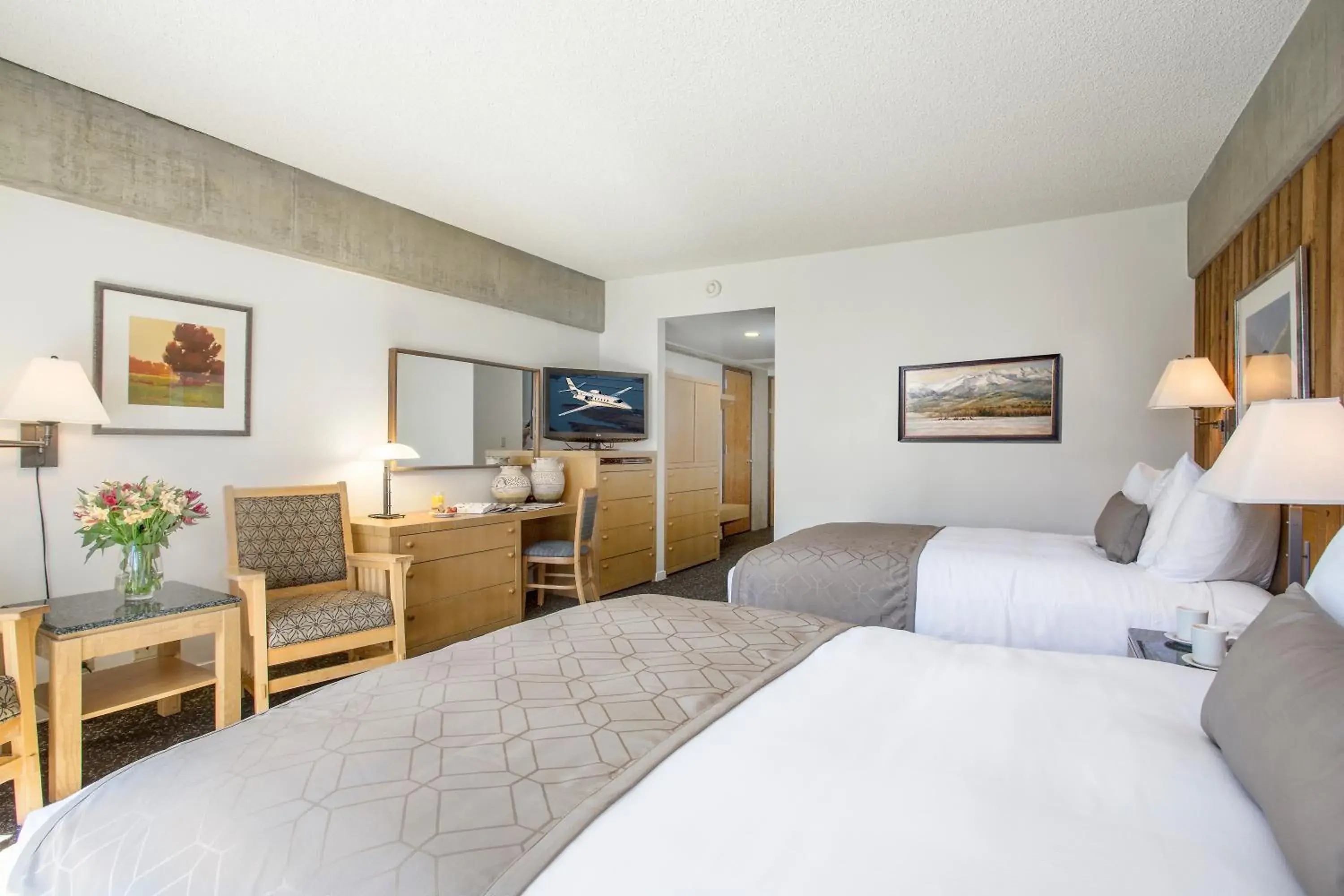 Queen Room with Two Queen Beds in The Lodge at Snowbird Queen Room with Two Queen Beds in The Lodge at Snowbird