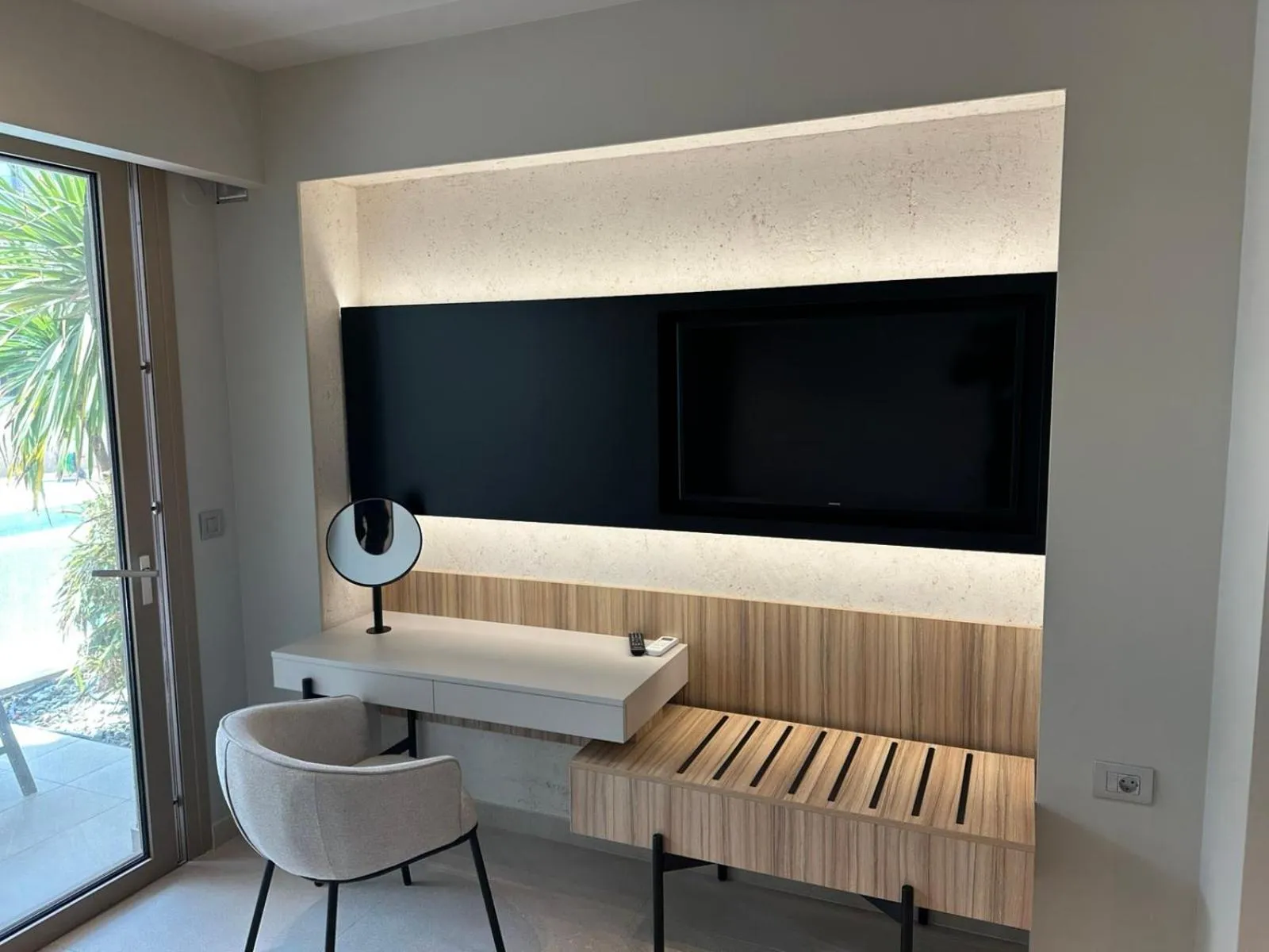 Photo of the whole room in Pefki Deluxe Residences