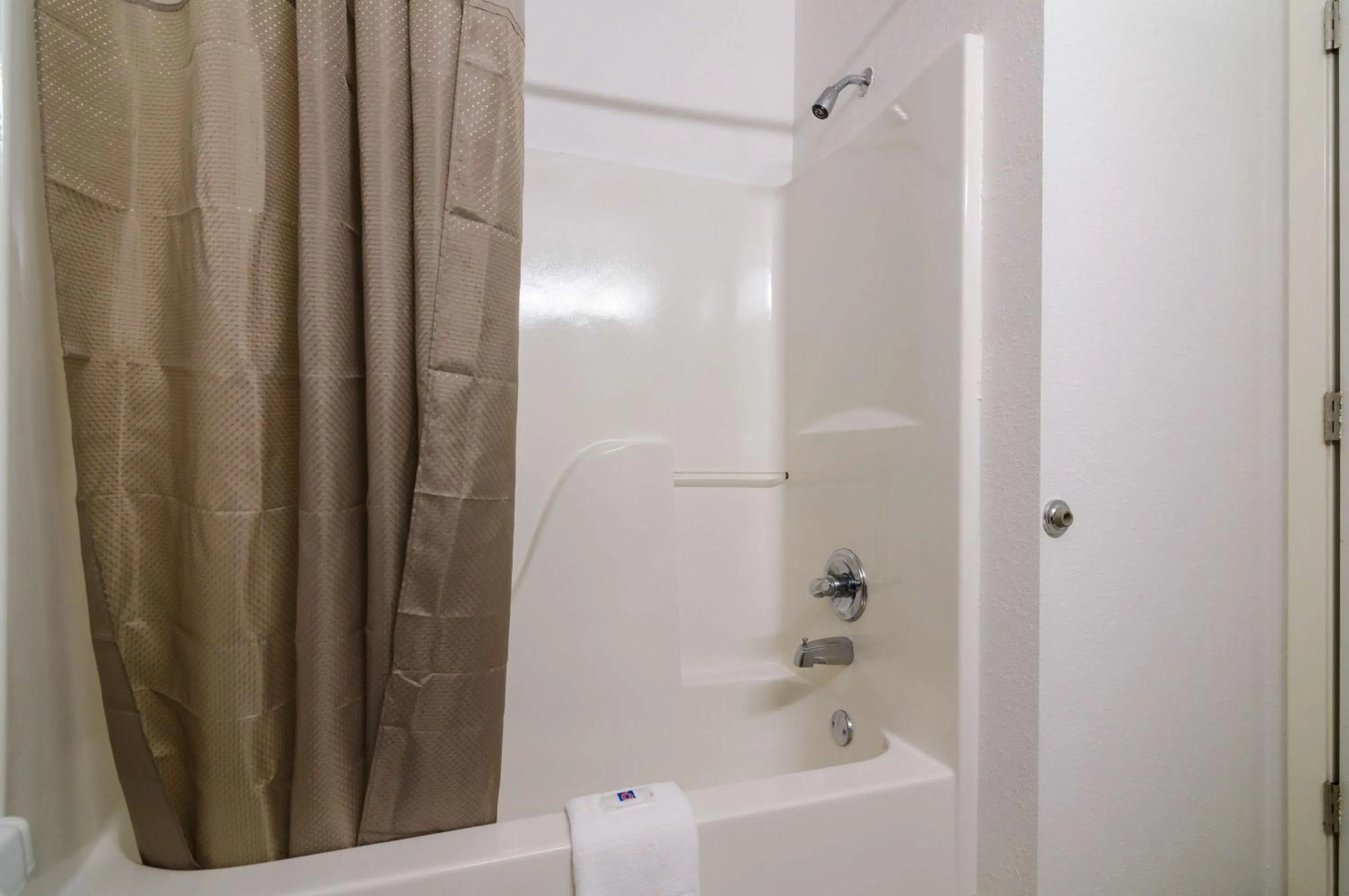 Shower in Motel 6 Moss Point, MS