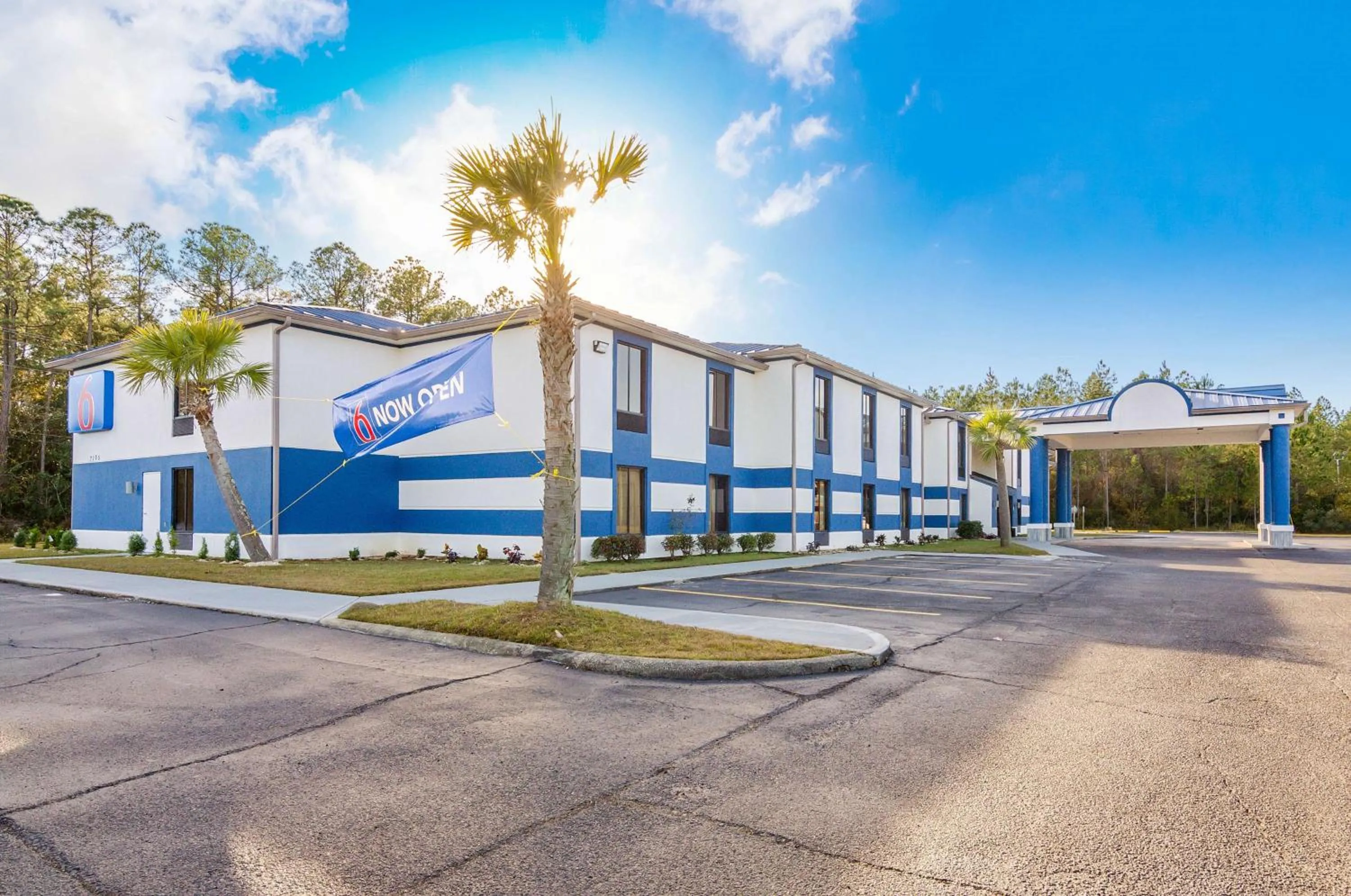 Property building in Motel 6 Moss Point, MS