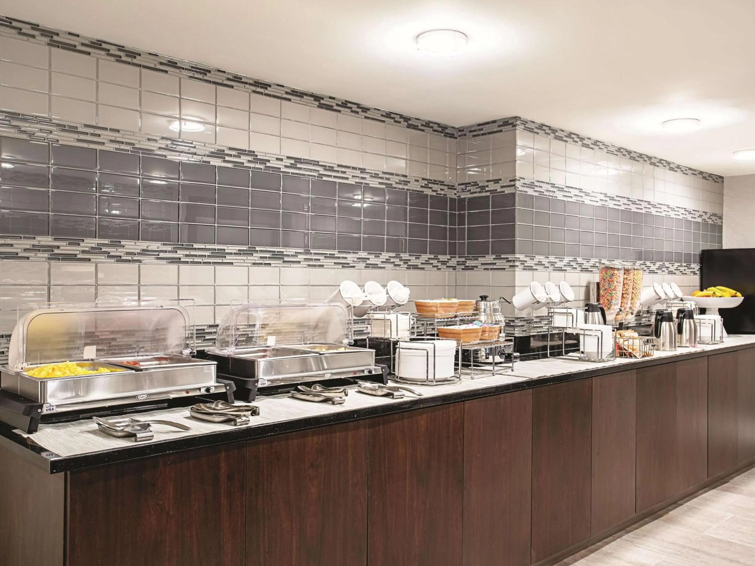 Restaurant/places to eat in La Quinta by Wyndham Baltimore N / White Marsh