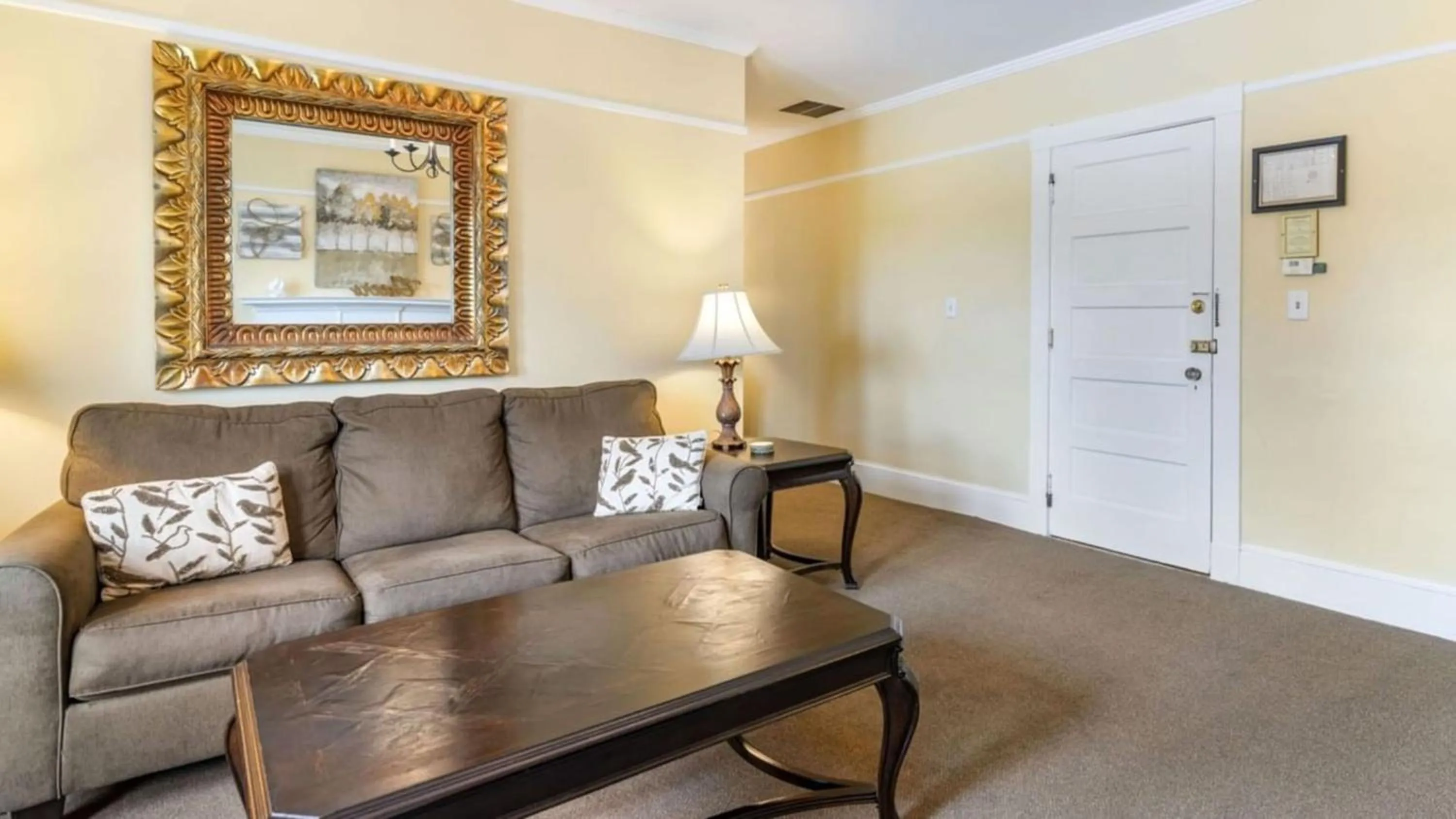 Library in The Bethel Resort & Suites