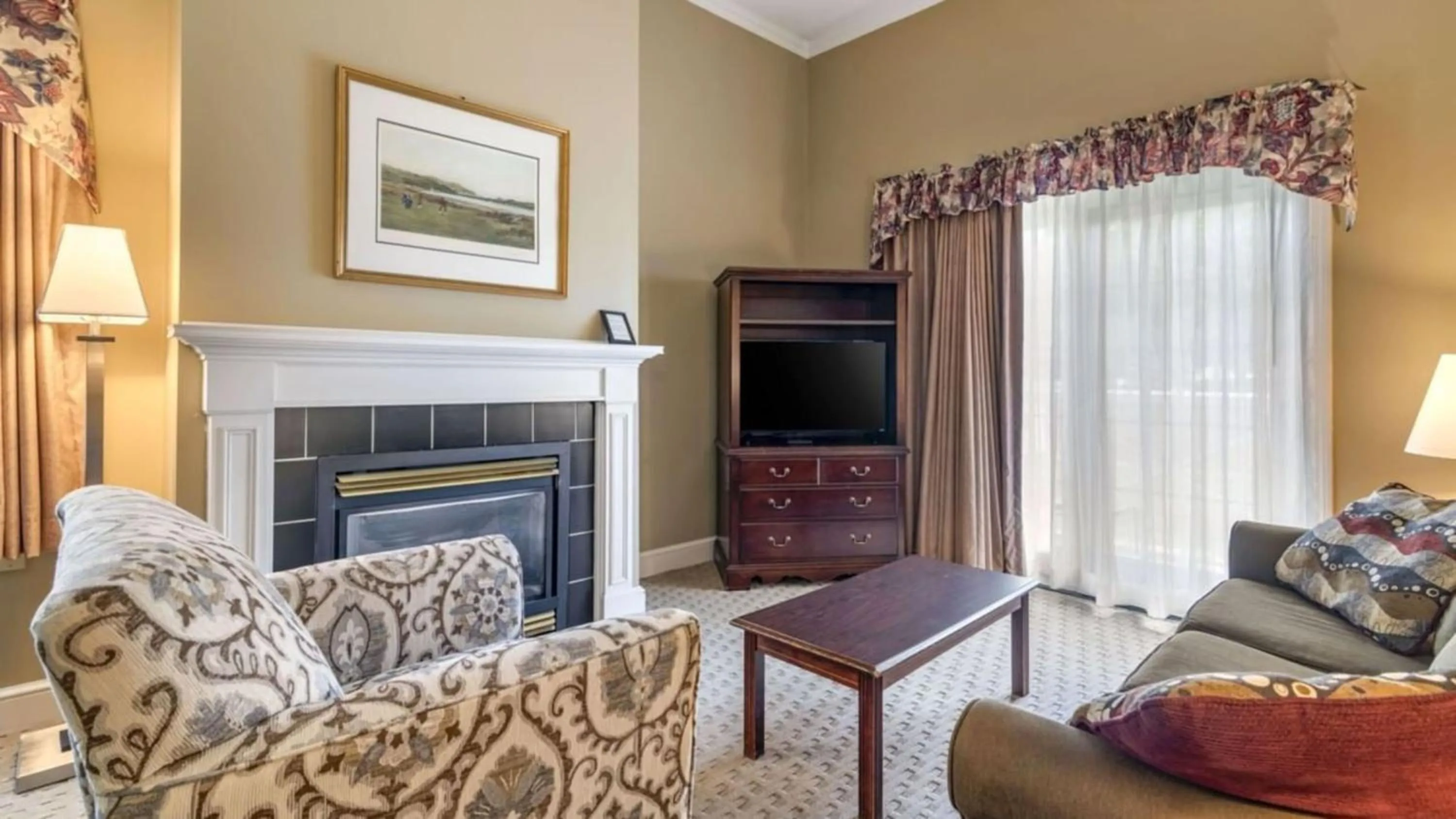 TV and multimedia in The Bethel Resort & Suites