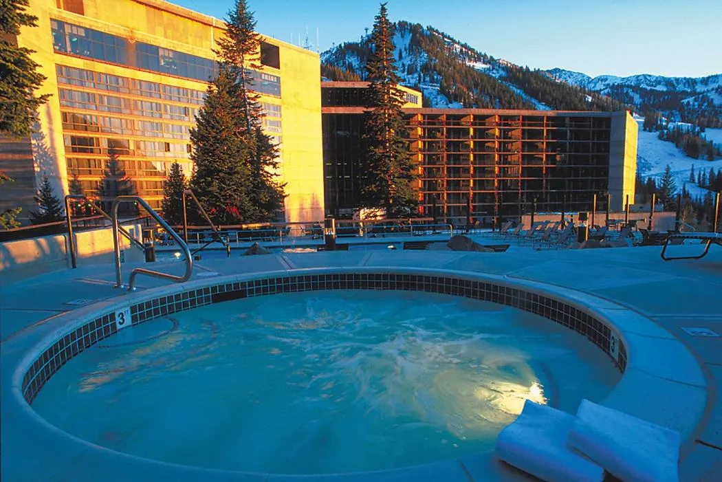 Swimming pool in Cliff Lodge and Spa