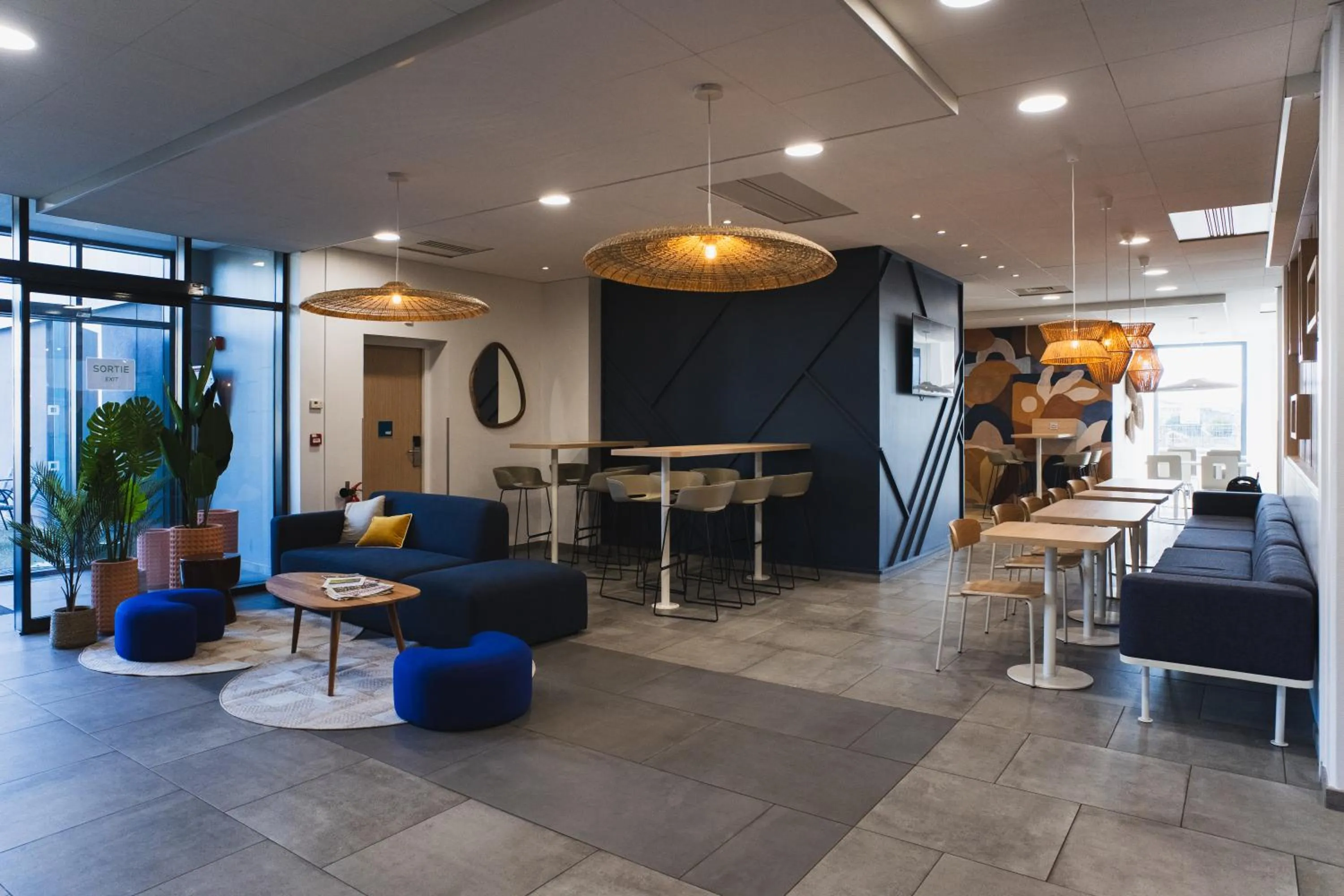 Restaurant/places to eat in Kyriad ECO - Clermont Ferrand Estaing