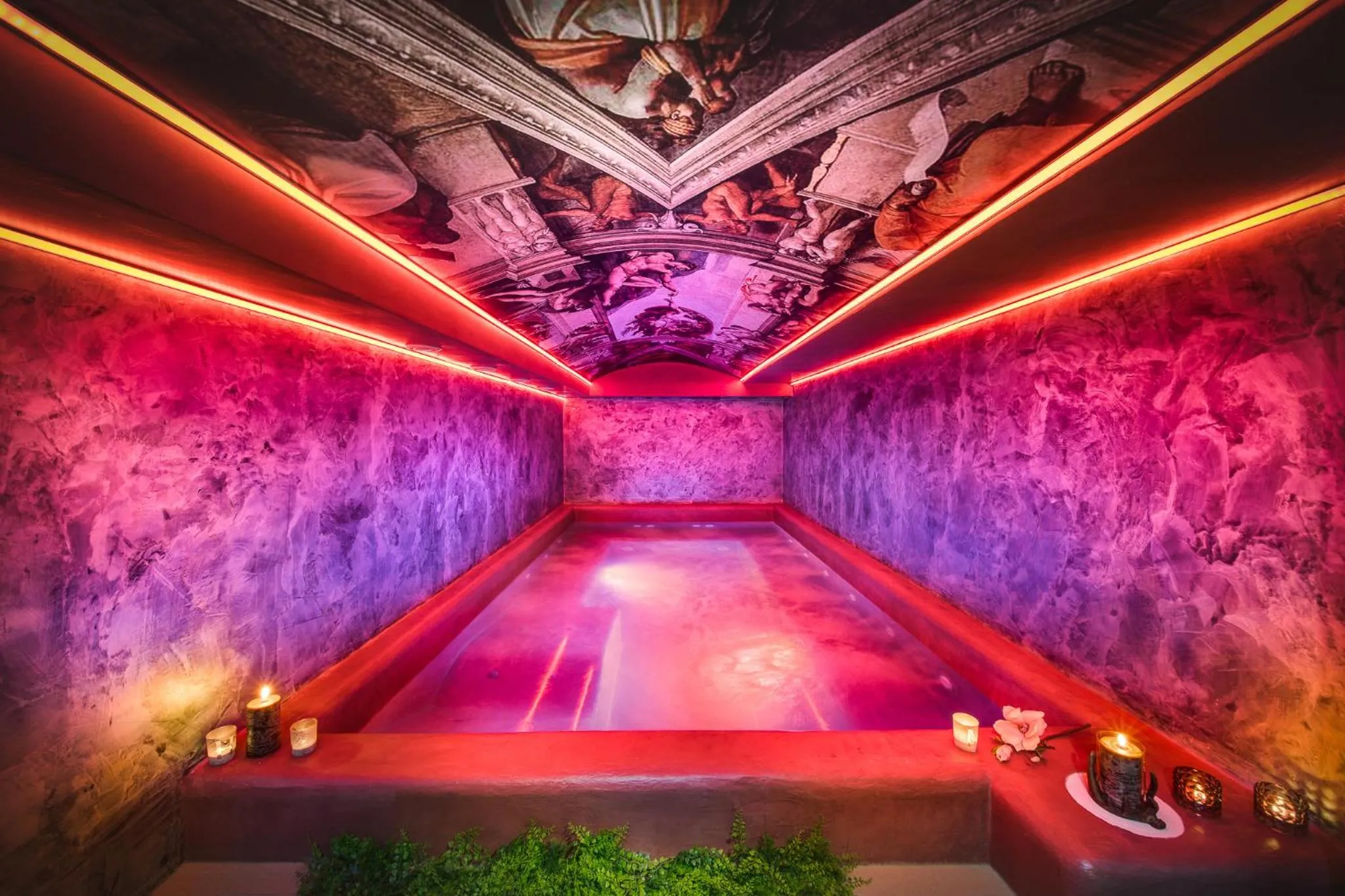 Swimming pool in Central Point Boutique Hotel