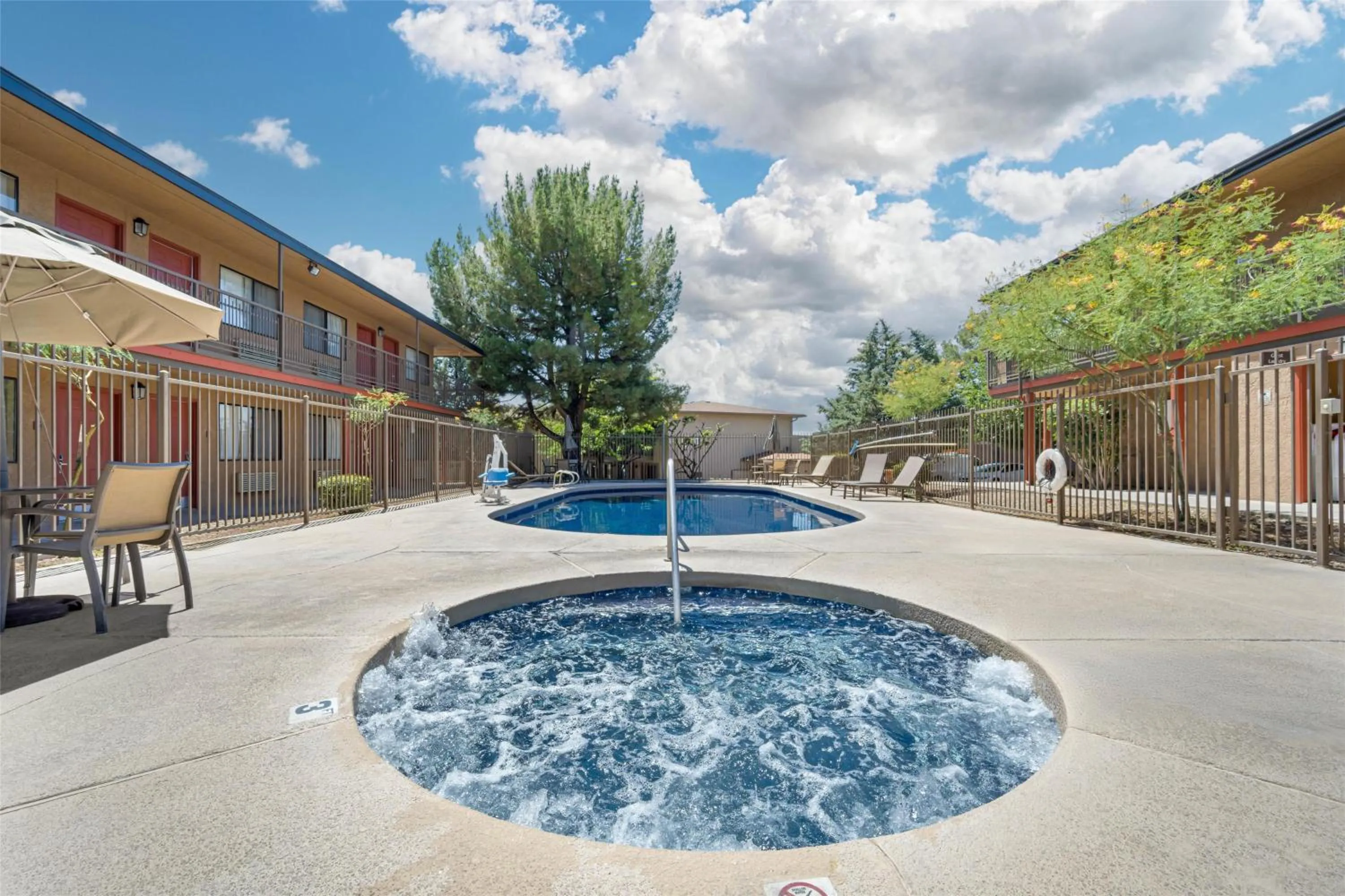 Pool view in Best Western Cottonwood Inn