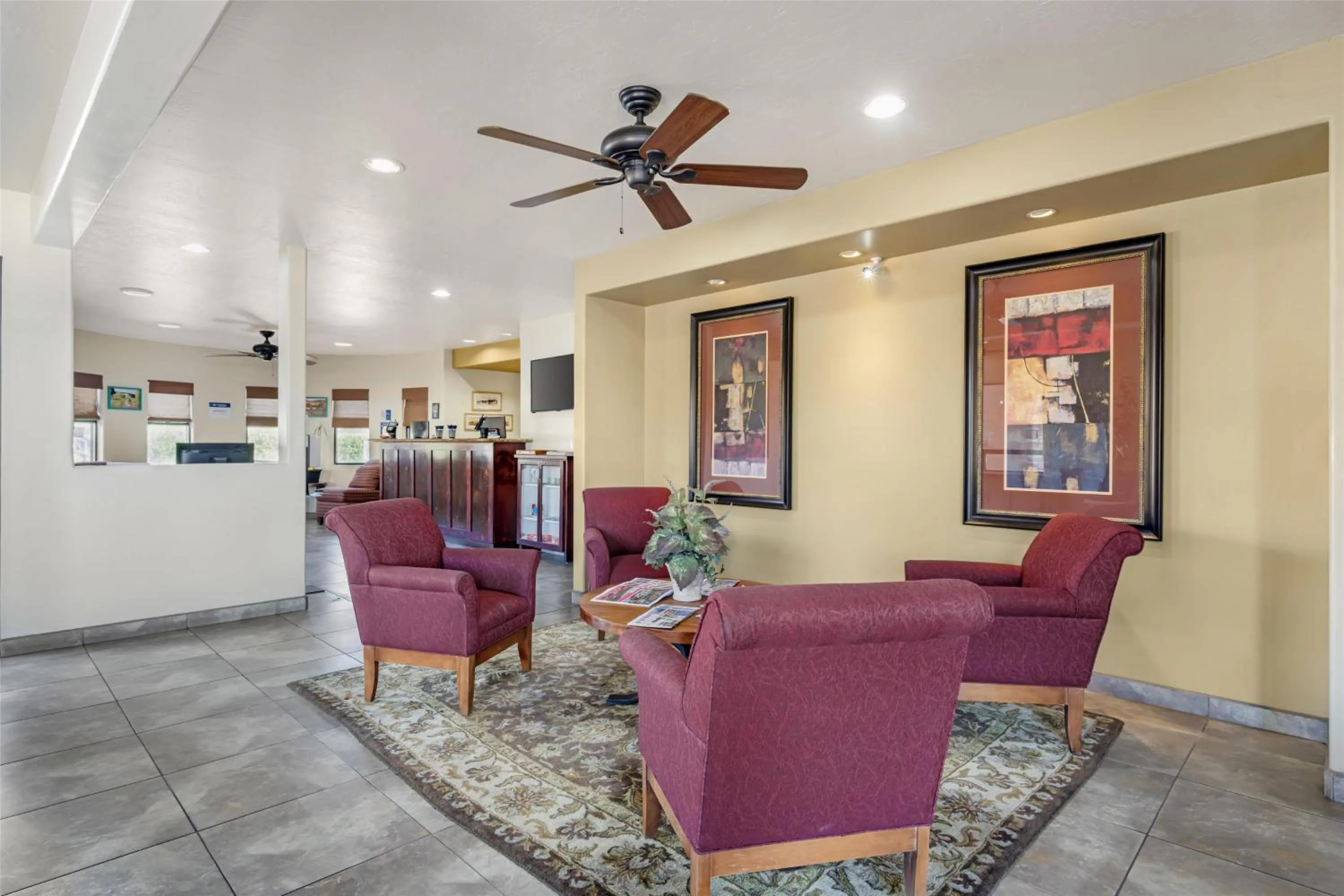 Lobby or reception in Best Western Cottonwood Inn