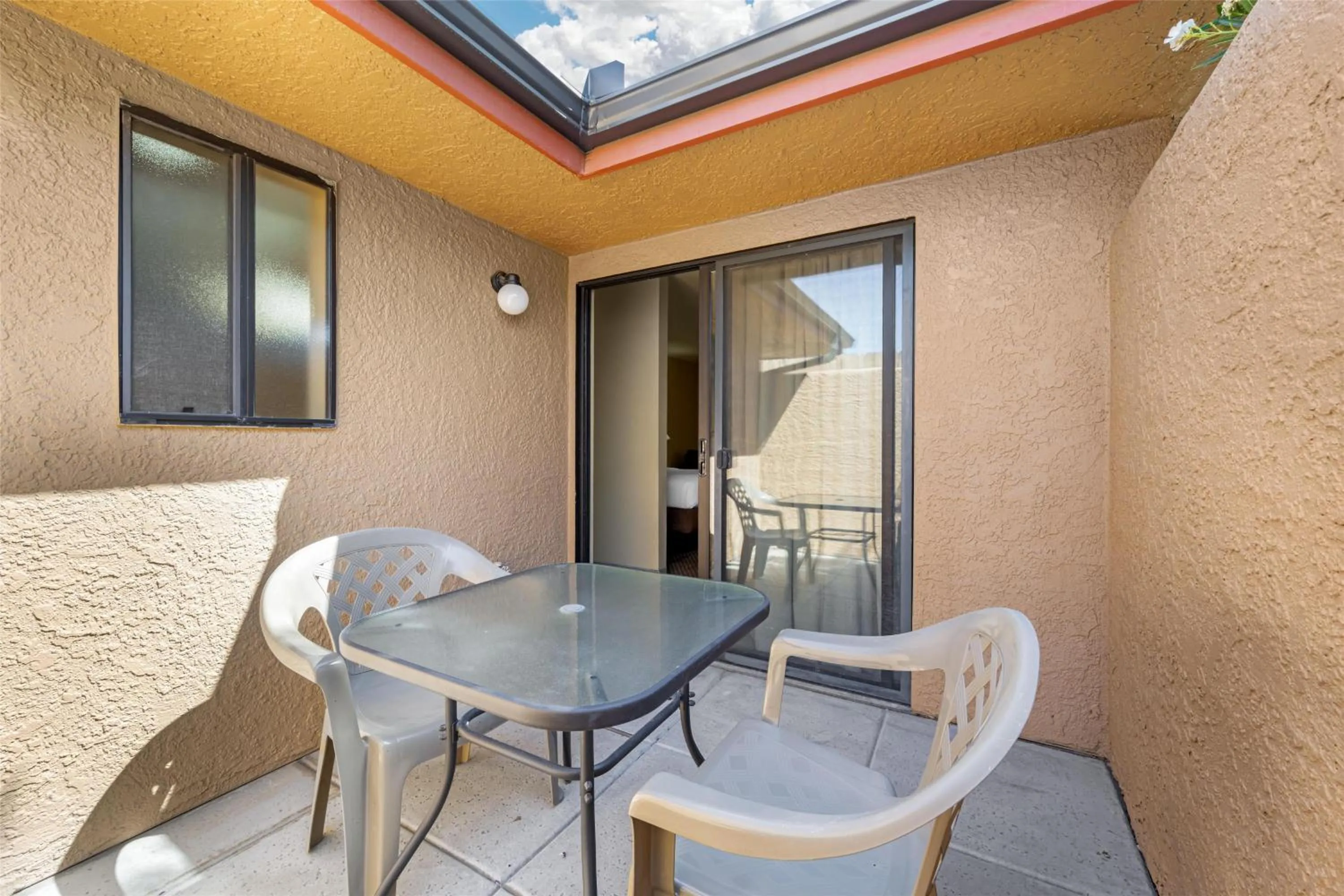 Photo of the whole room in Best Western Cottonwood Inn