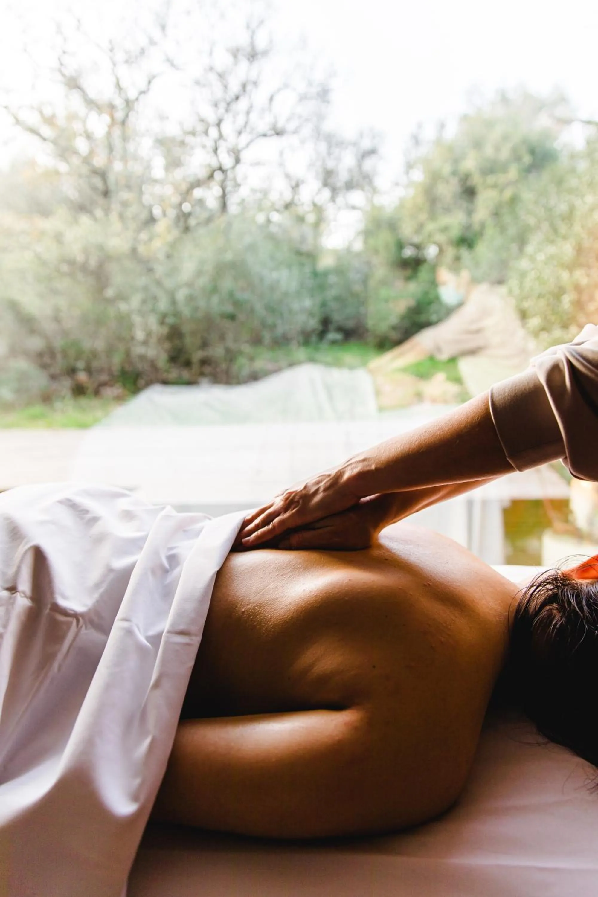Massage in The Nest by Cooking and Nature
