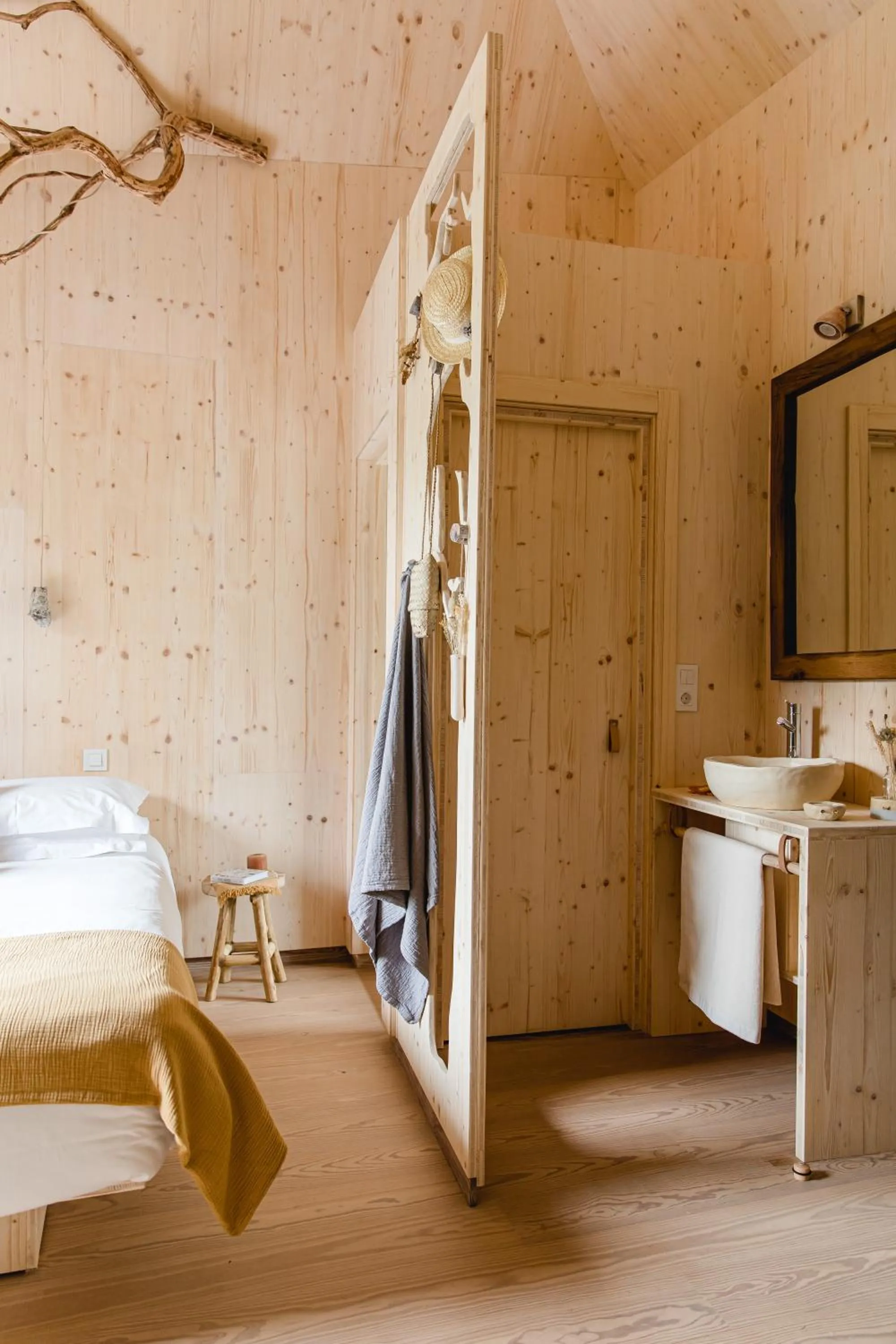 Bed in The Nest by Cooking and Nature