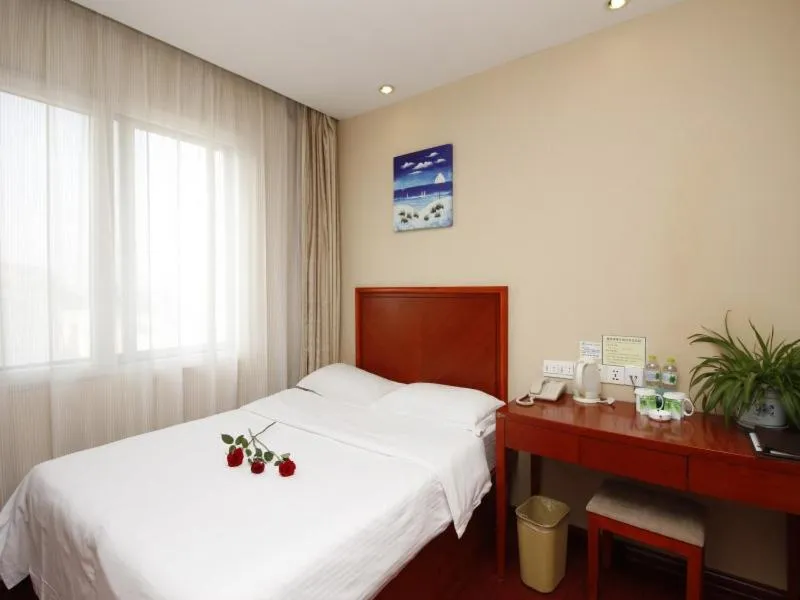 Bed in GreenTree Inn Rizhao West Station Suning Plaza
