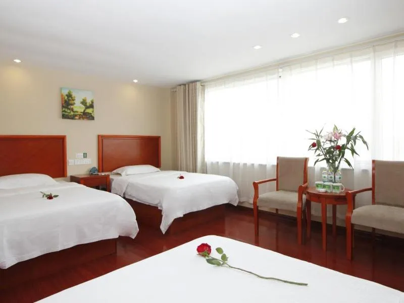 Bed in GreenTree Inn Rizhao West Station Suning Plaza