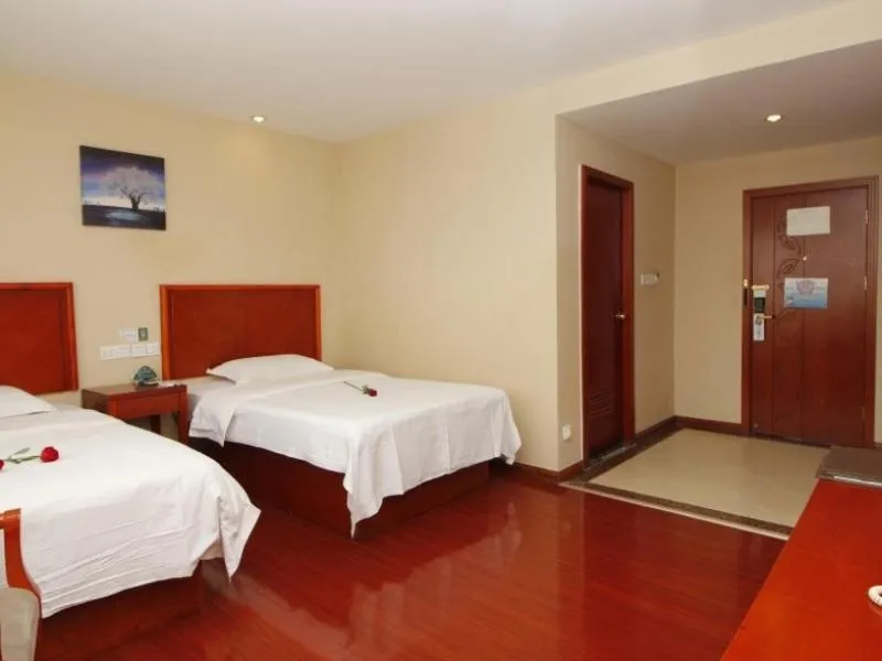 Bed in GreenTree Inn Rizhao West Station Suning Plaza
