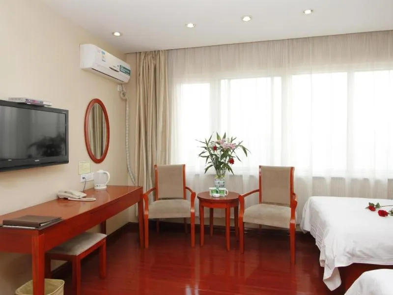 Bed in GreenTree Inn Rizhao West Station Suning Plaza