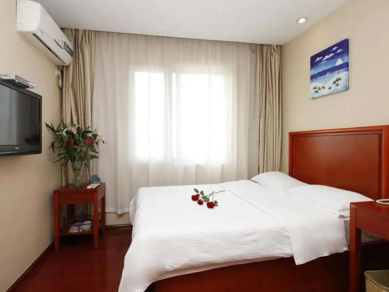 Bed in GreenTree Inn Rizhao West Station Suning Plaza