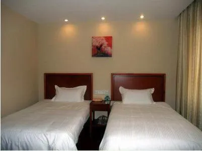 Bed in GreenTree Inn Rizhao West Station Suning Plaza