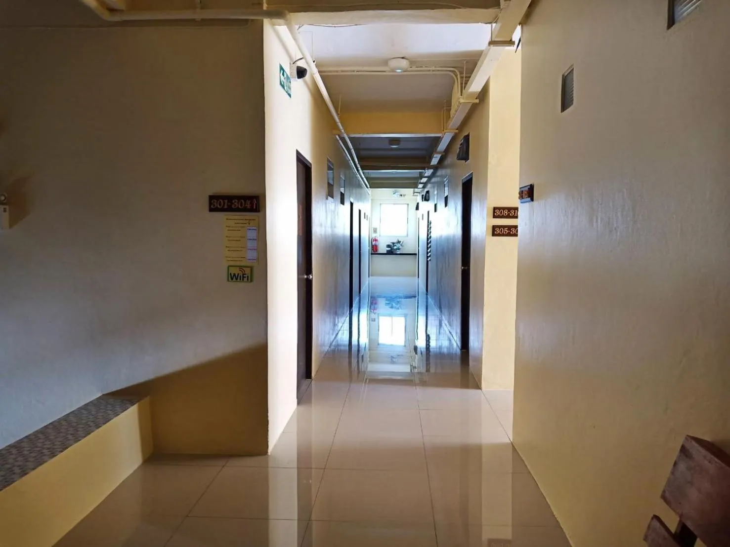 Facade/entrance, Swimming Pool in Baan Kanta Hotel