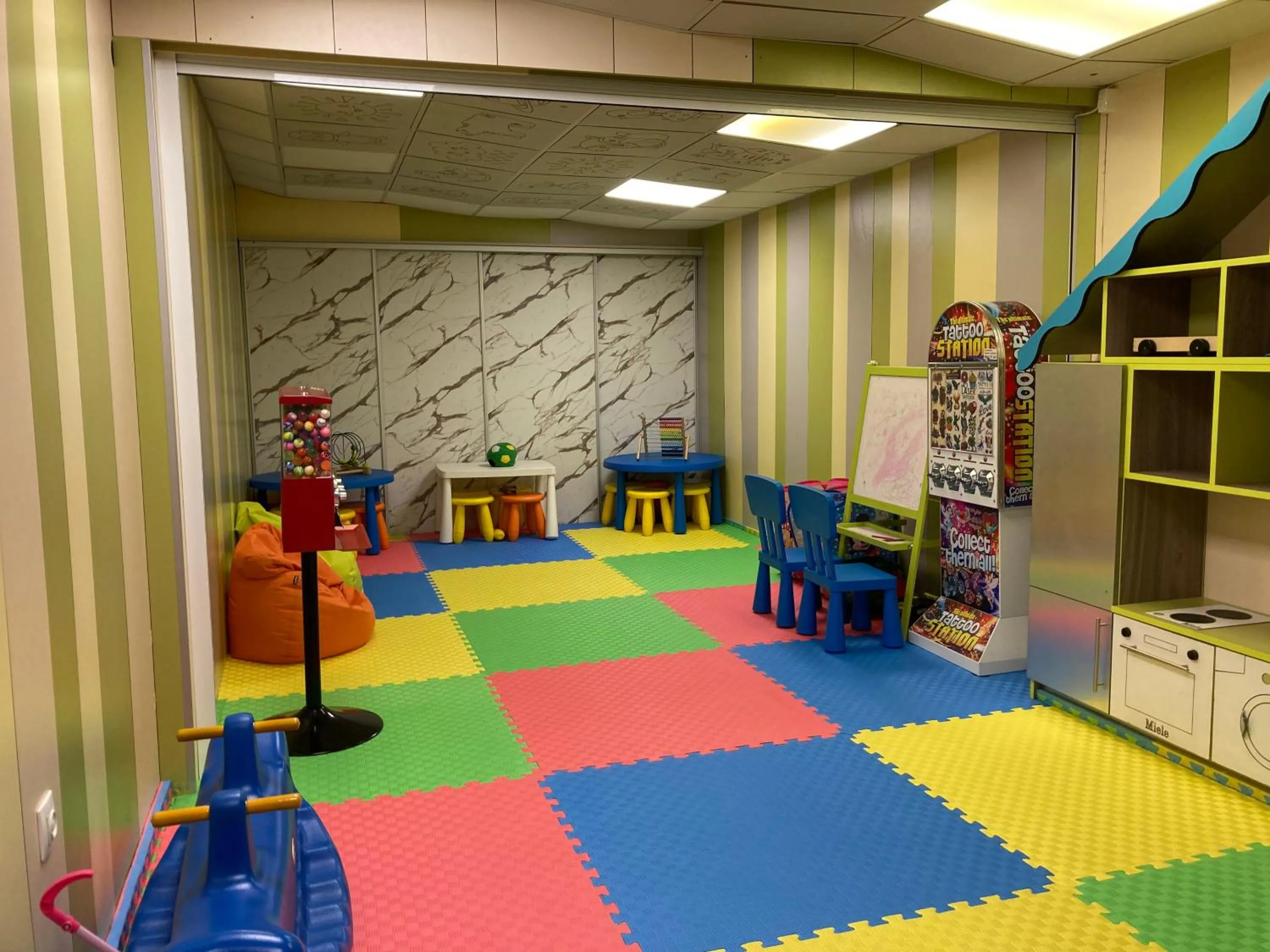 Kids's club in 103 Degrees Hotel & Spa