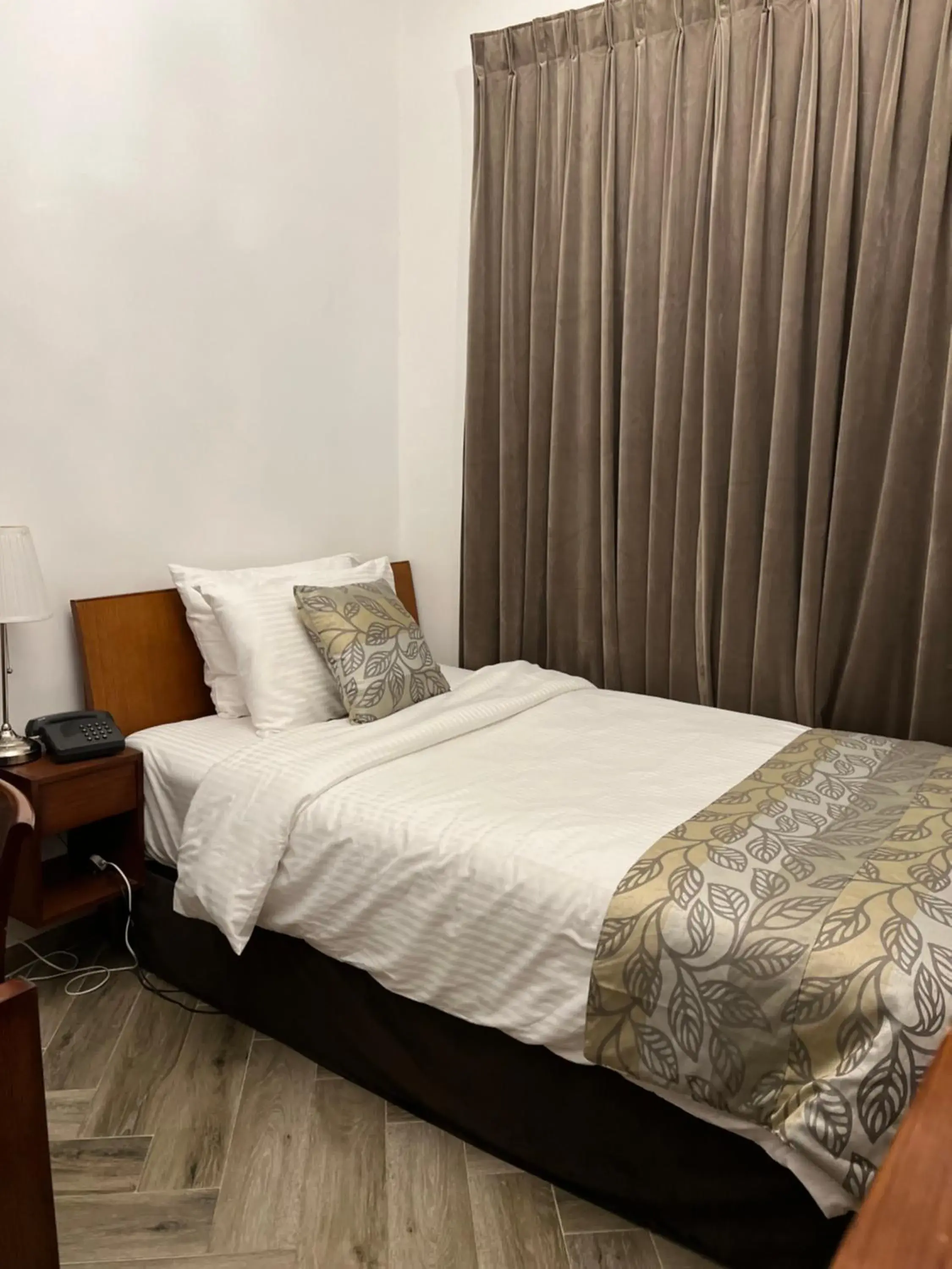 Single Room - single occupancy in Bonita Inn Single Room - single occupancy in Bonita Inn