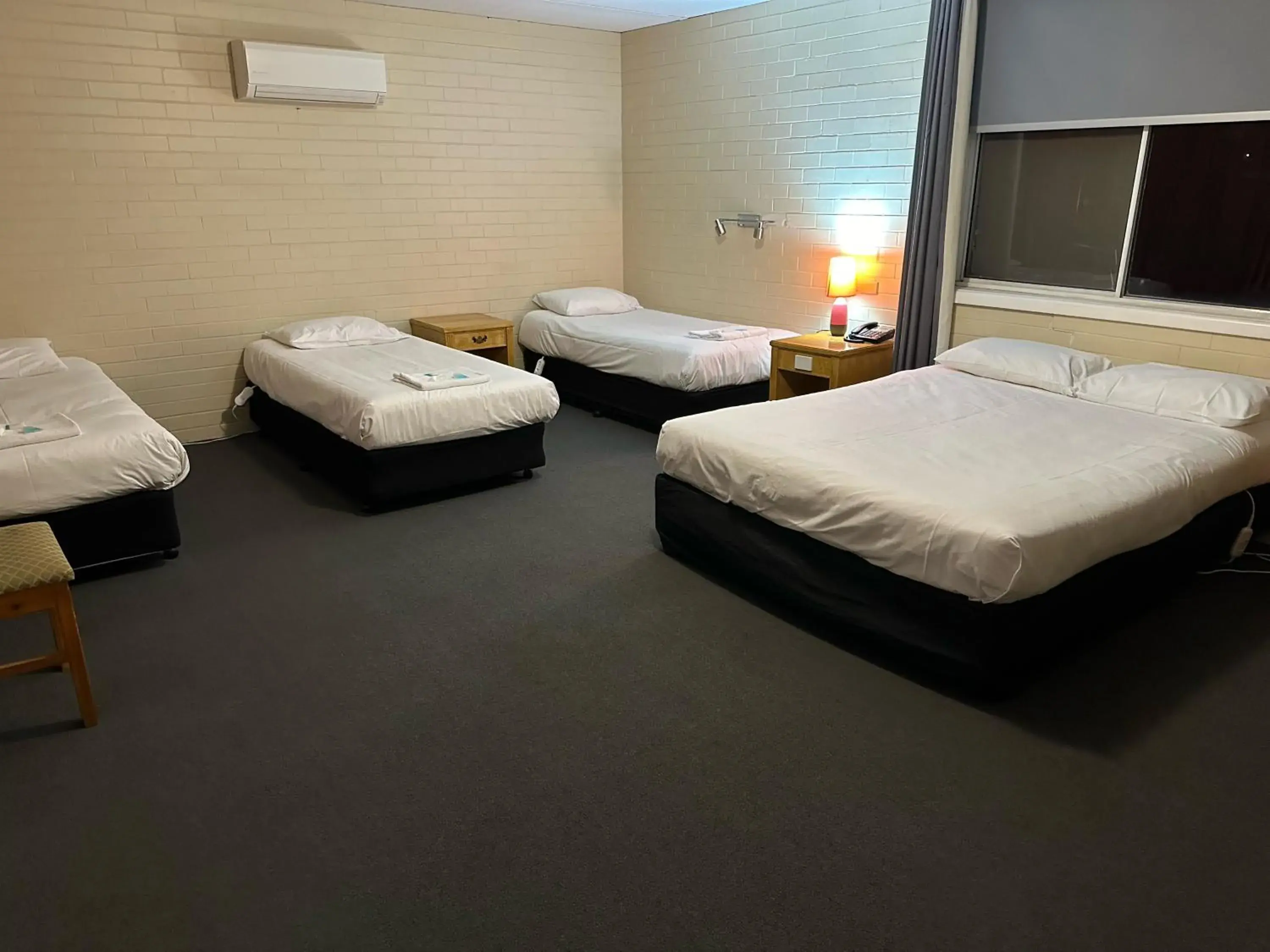 Large Family Room in Wedderburn Goldseeker Motel Large Family Room in Wedderburn Goldseeker Motel