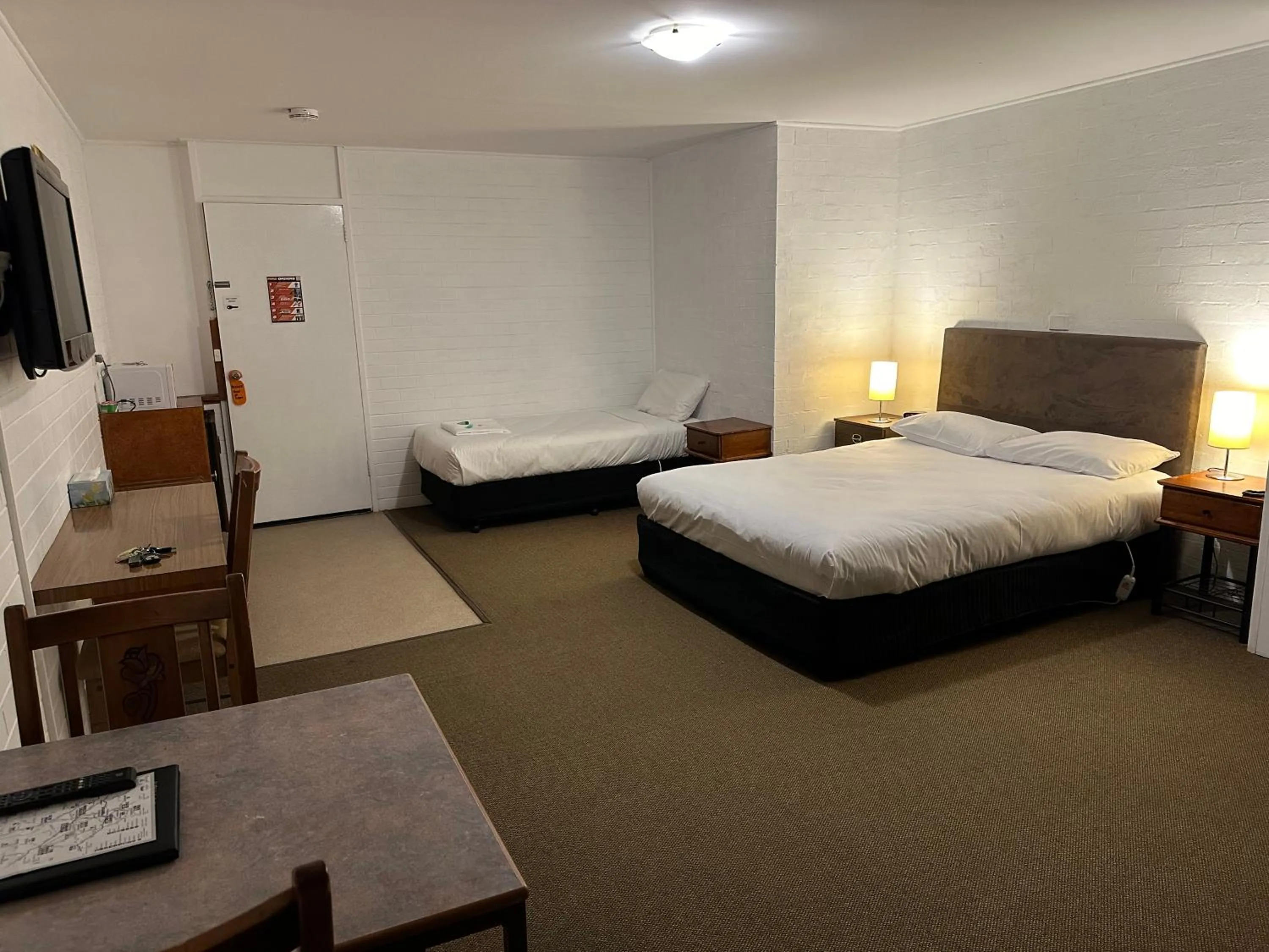 Bed in Wedderburn Goldseeker Motel