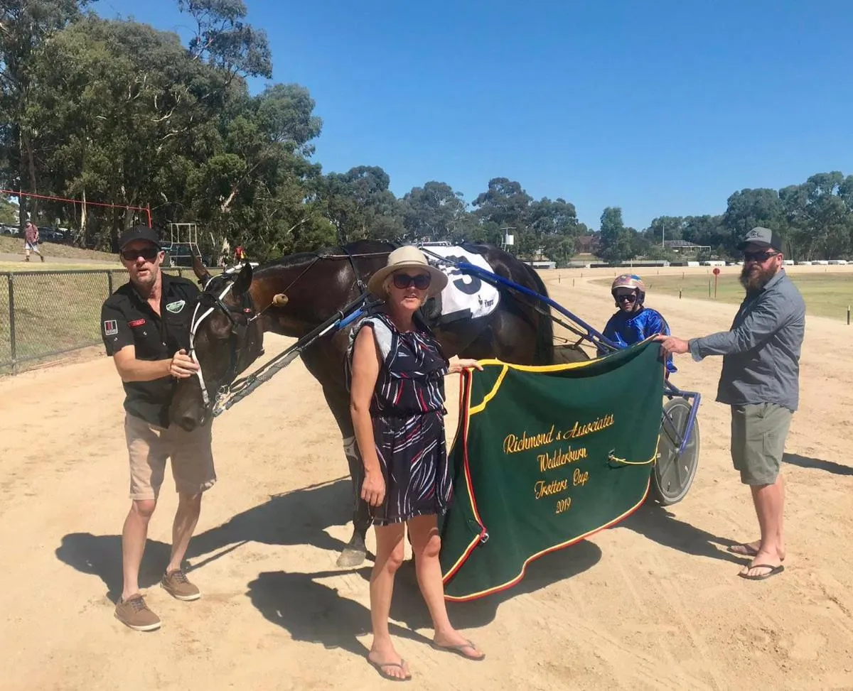 Horse-riding in Wedderburn Goldseeker Motel