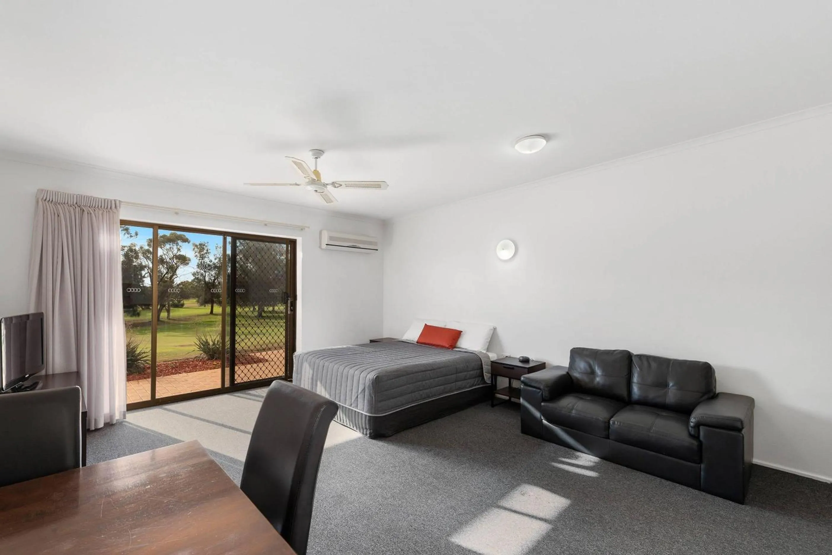 Bedroom in Comfort Inn & Suites Riverland