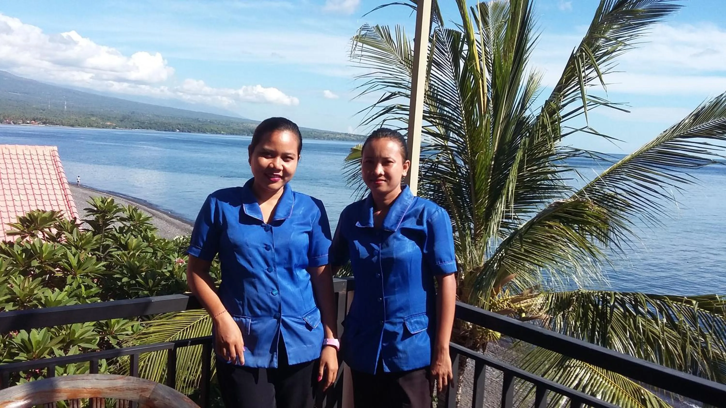 Restaurant/places to eat in Three Brothers Bobby's Villas