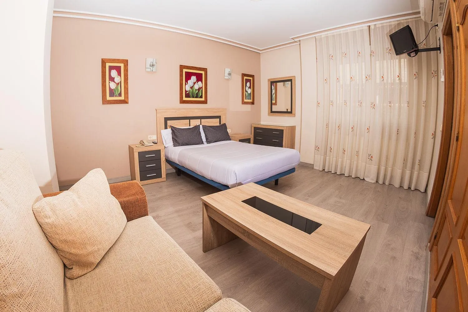 Bed in Hostal El Cruce