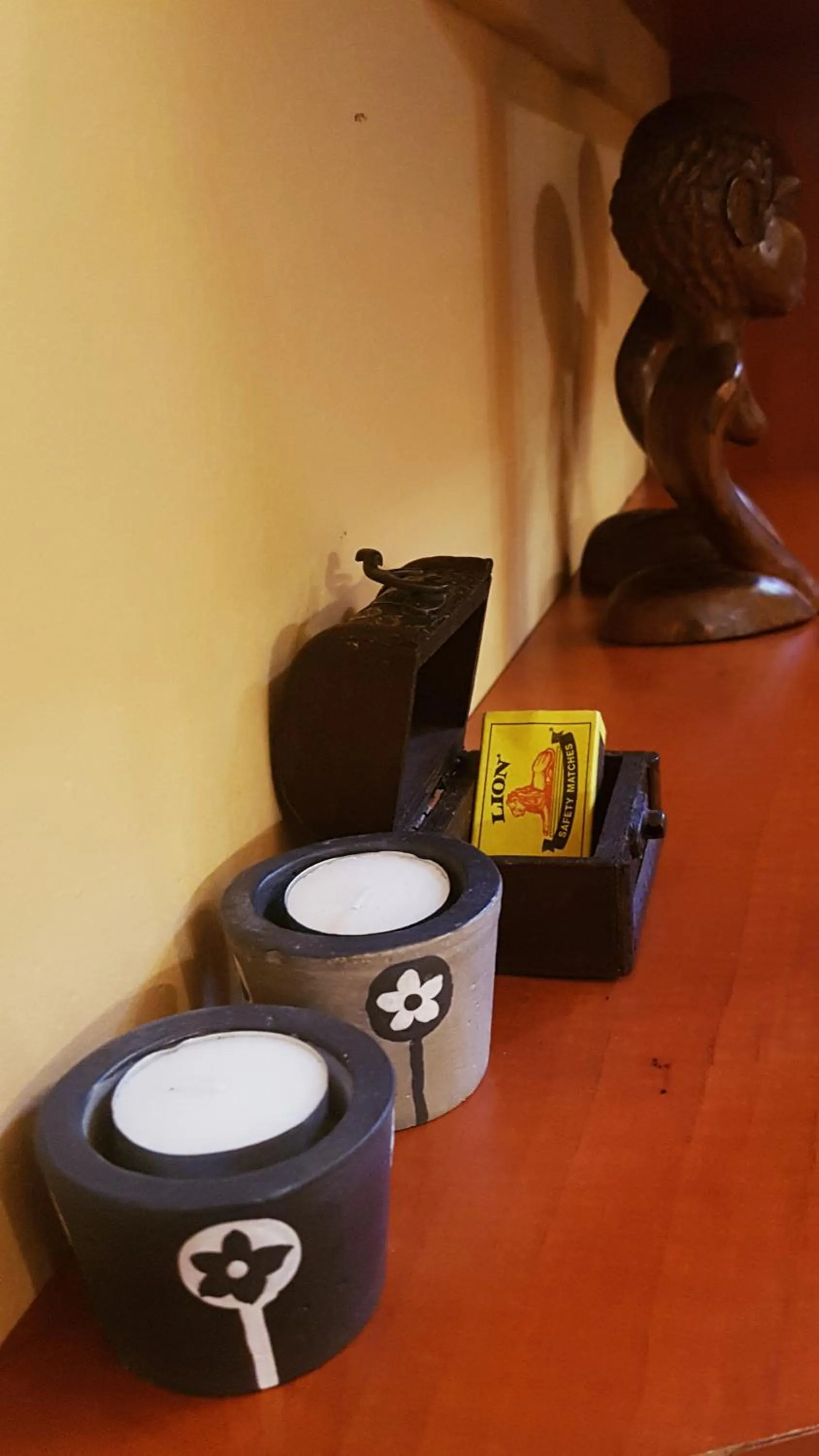 Decorative detail in Raka Cottage