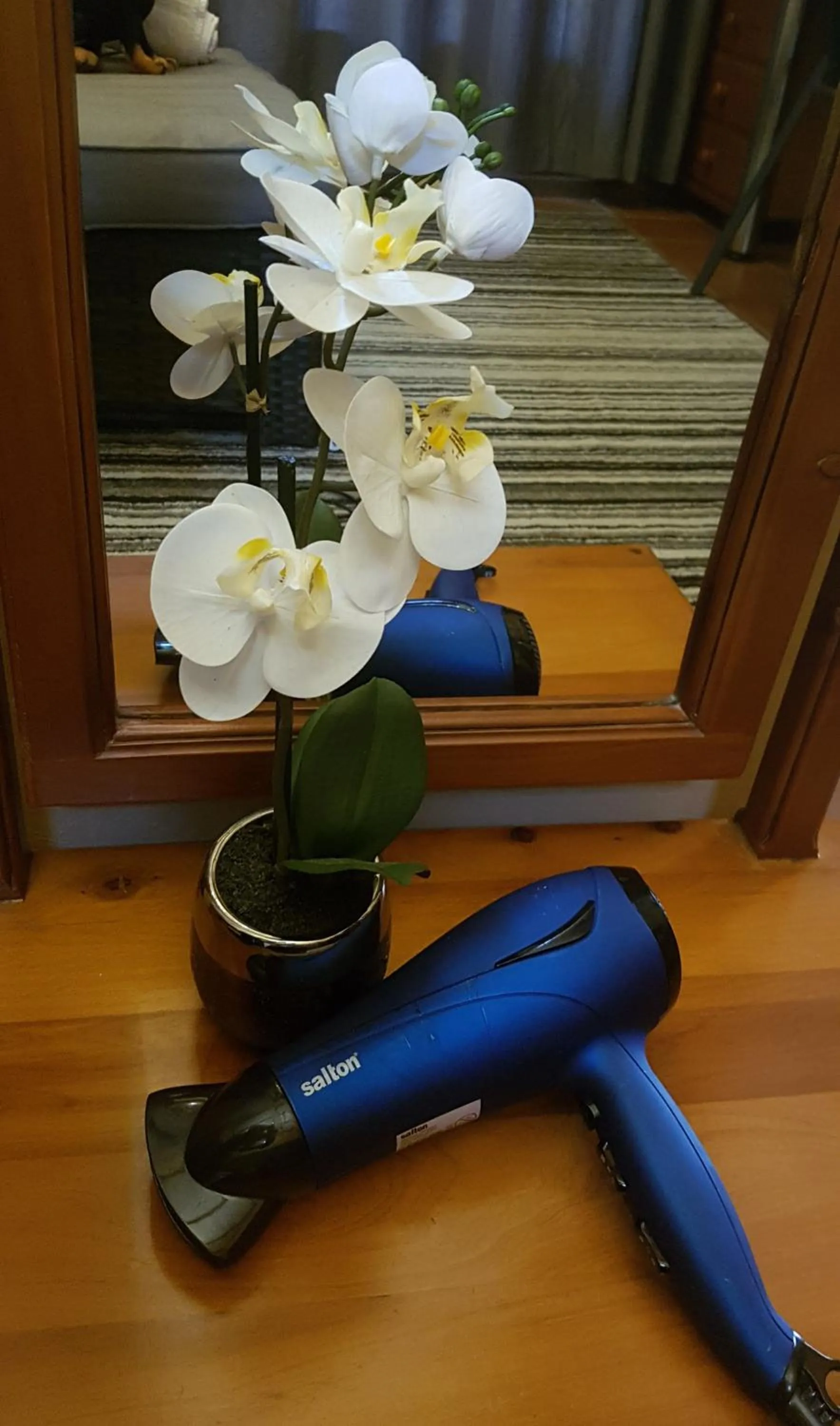 Decorative detail in Raka Cottage