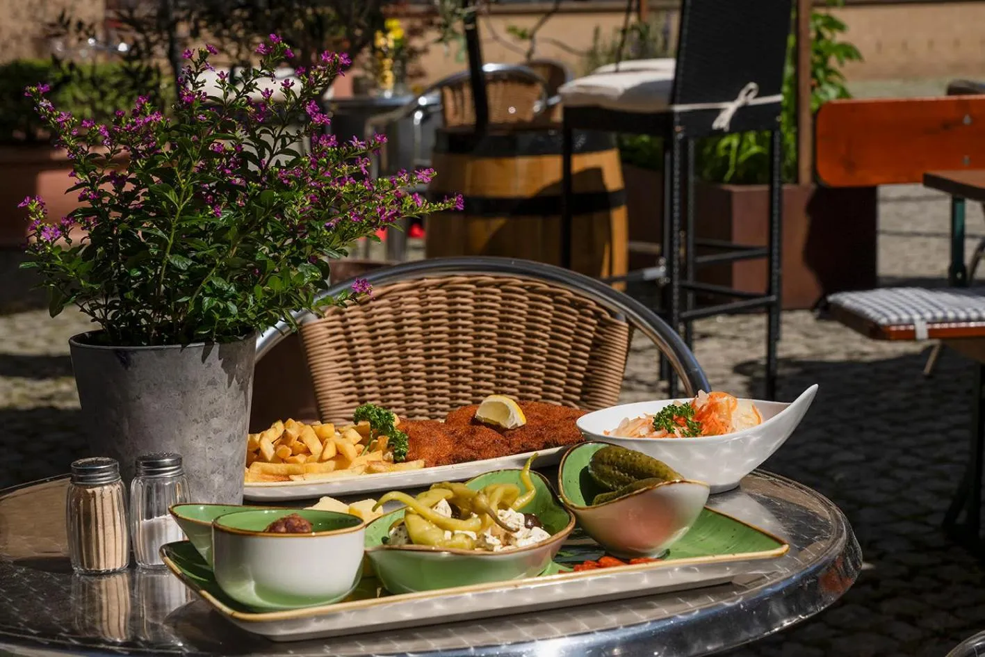 Restaurant/places to eat in Hotel Aquino Berlin