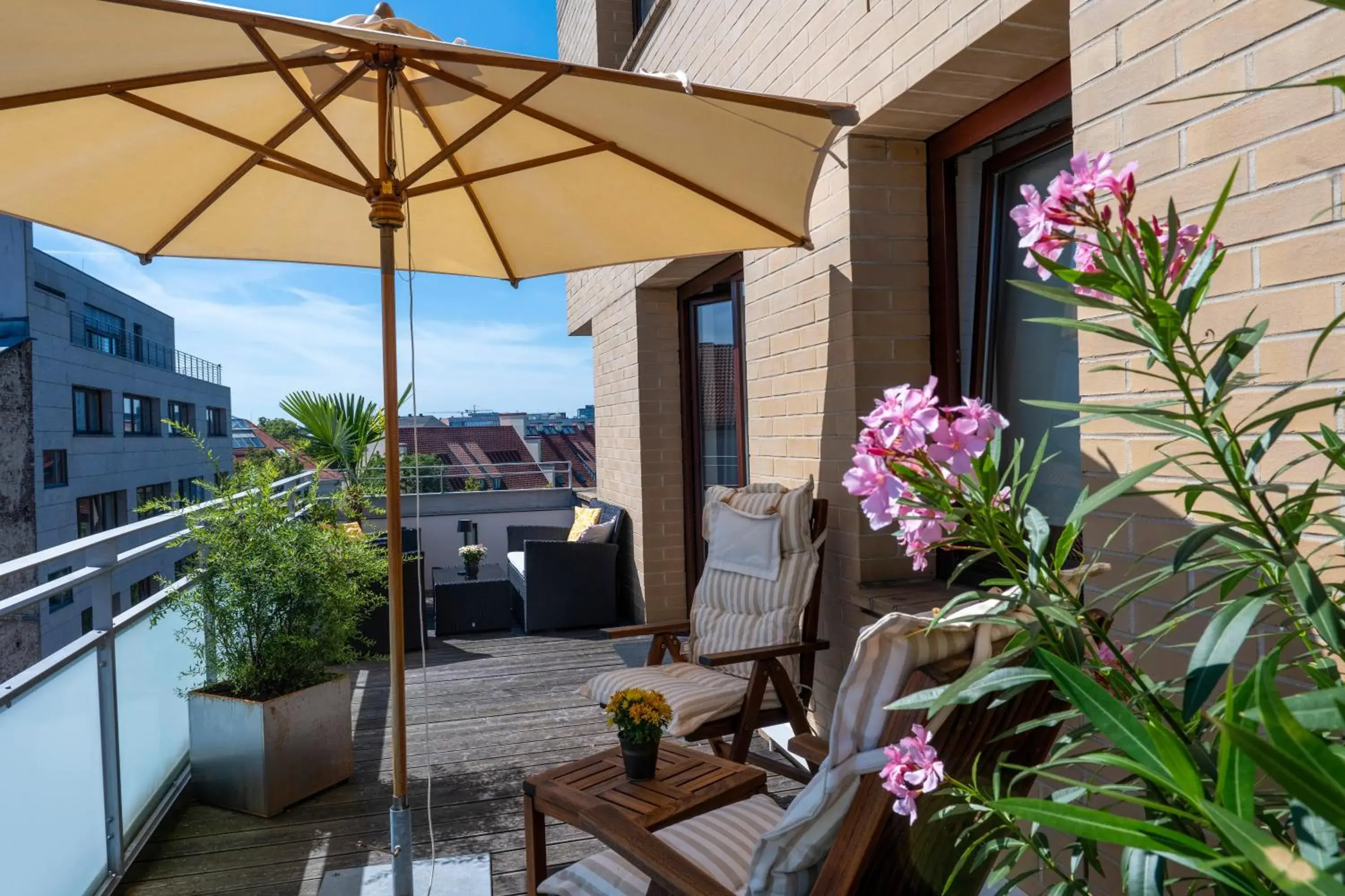 Two-Bedroom Apartment in Hotel Aquino Berlin Two-Bedroom Apartment in Hotel Aquino Berlin