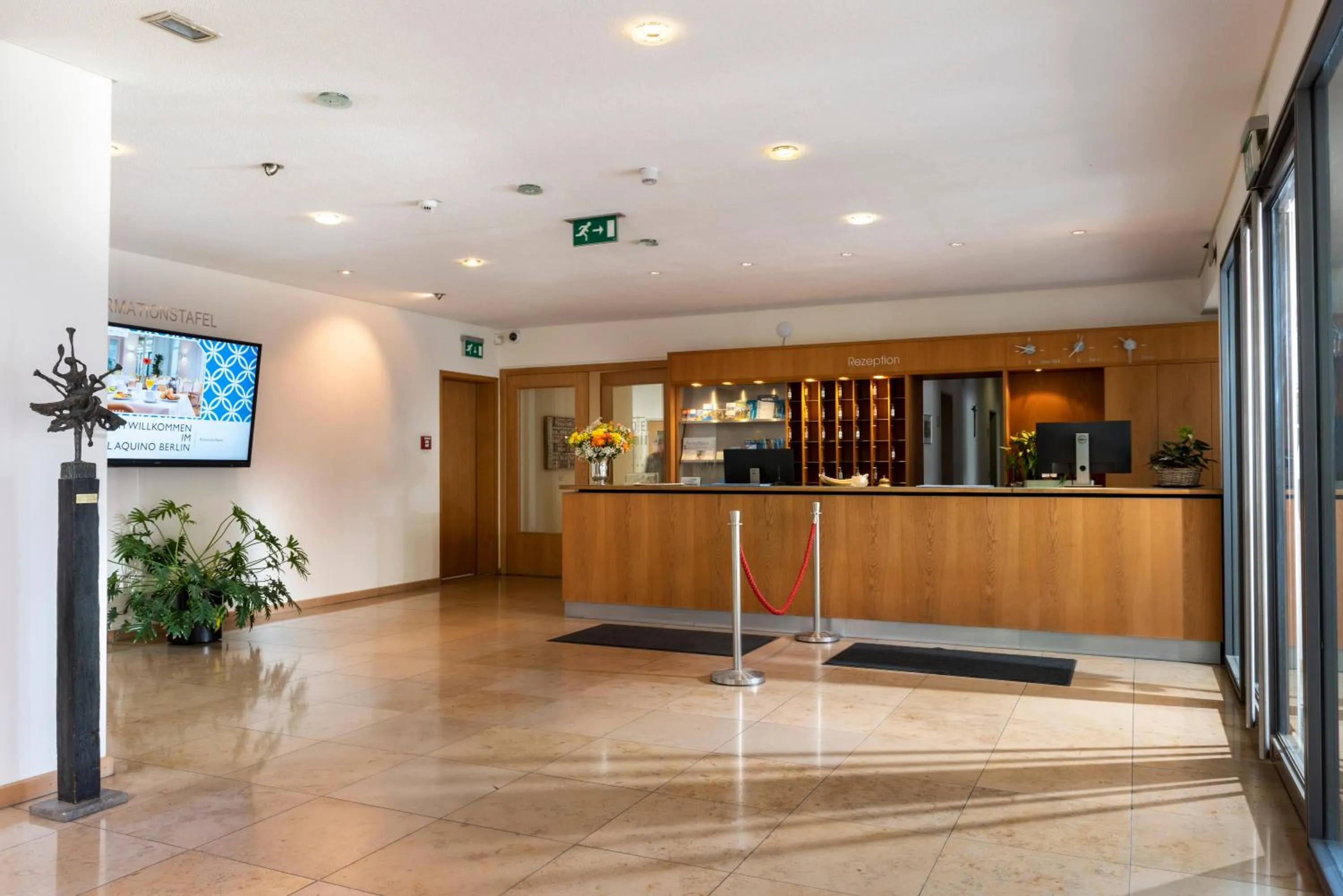 Lobby or reception in Hotel Aquino Berlin