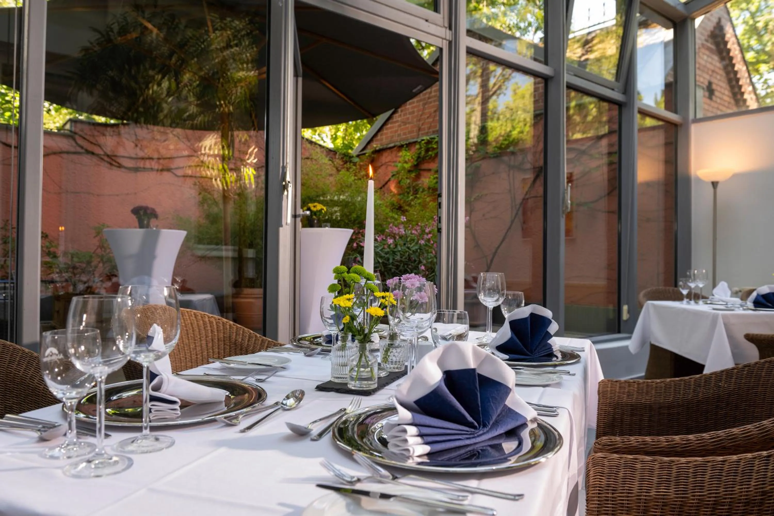 Restaurant/places to eat in Hotel Aquino Berlin