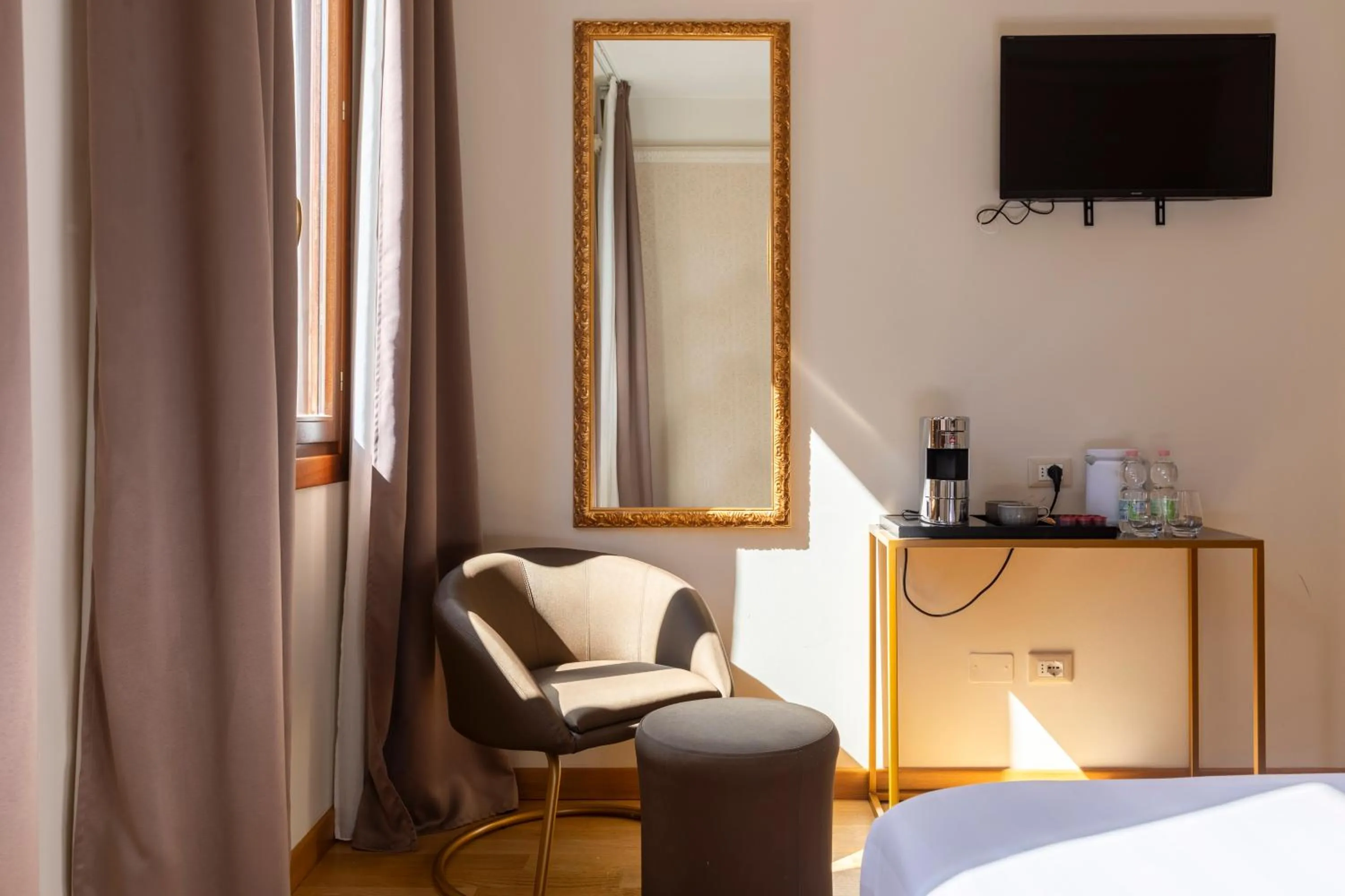 TV and multimedia, Bed in Numa Venice Palazzo Orseolo