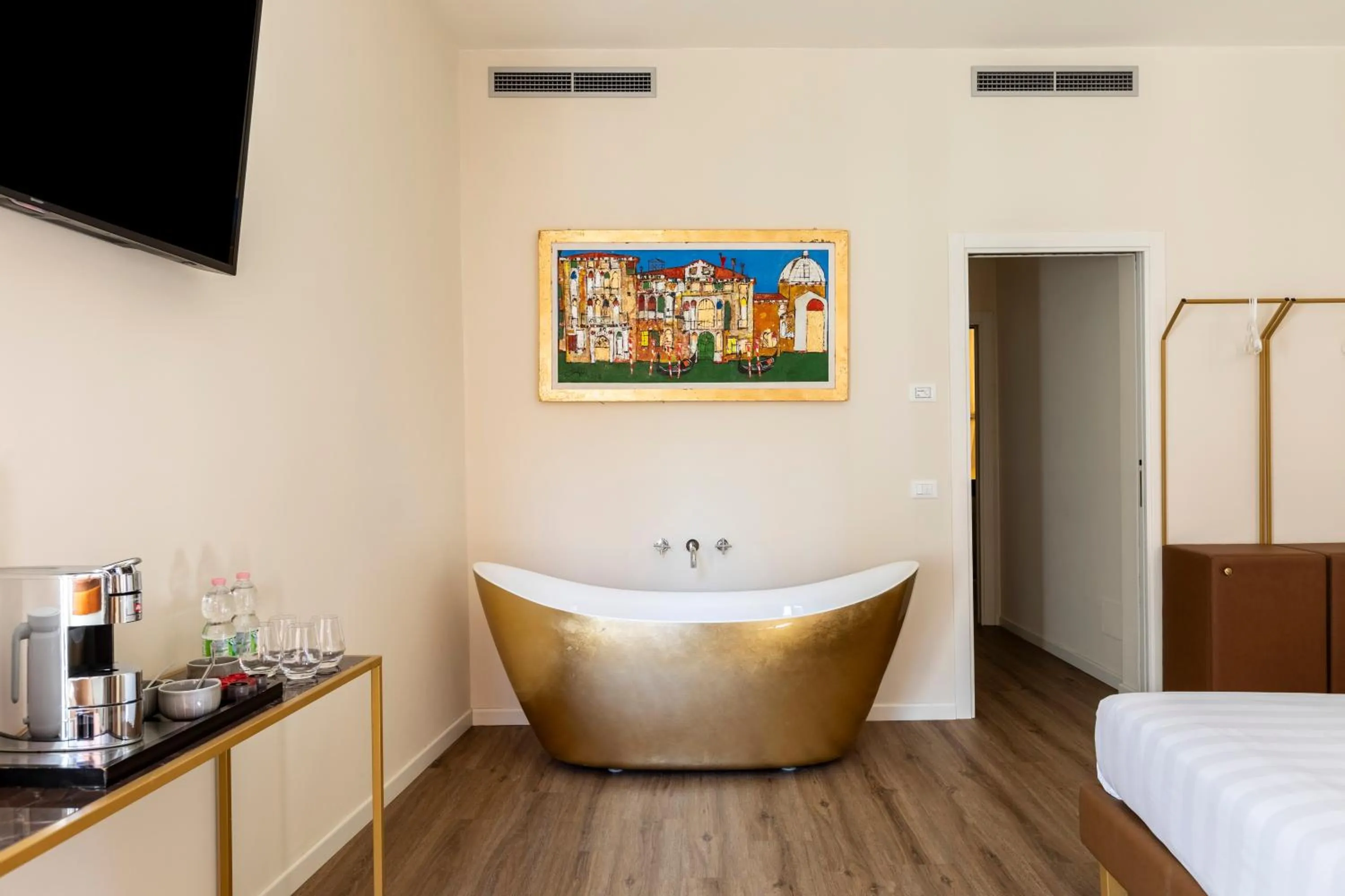 Bath, Bed in Numa Venice Palazzo Orseolo