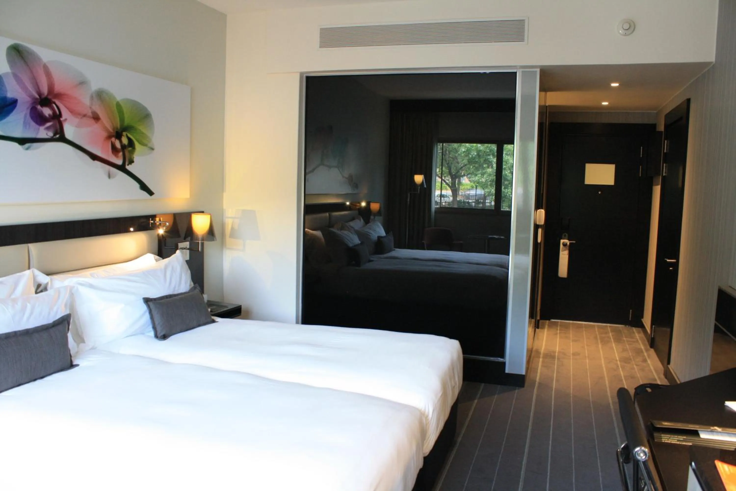 Bedroom, Bed in The Maslow Hotel, Sandton