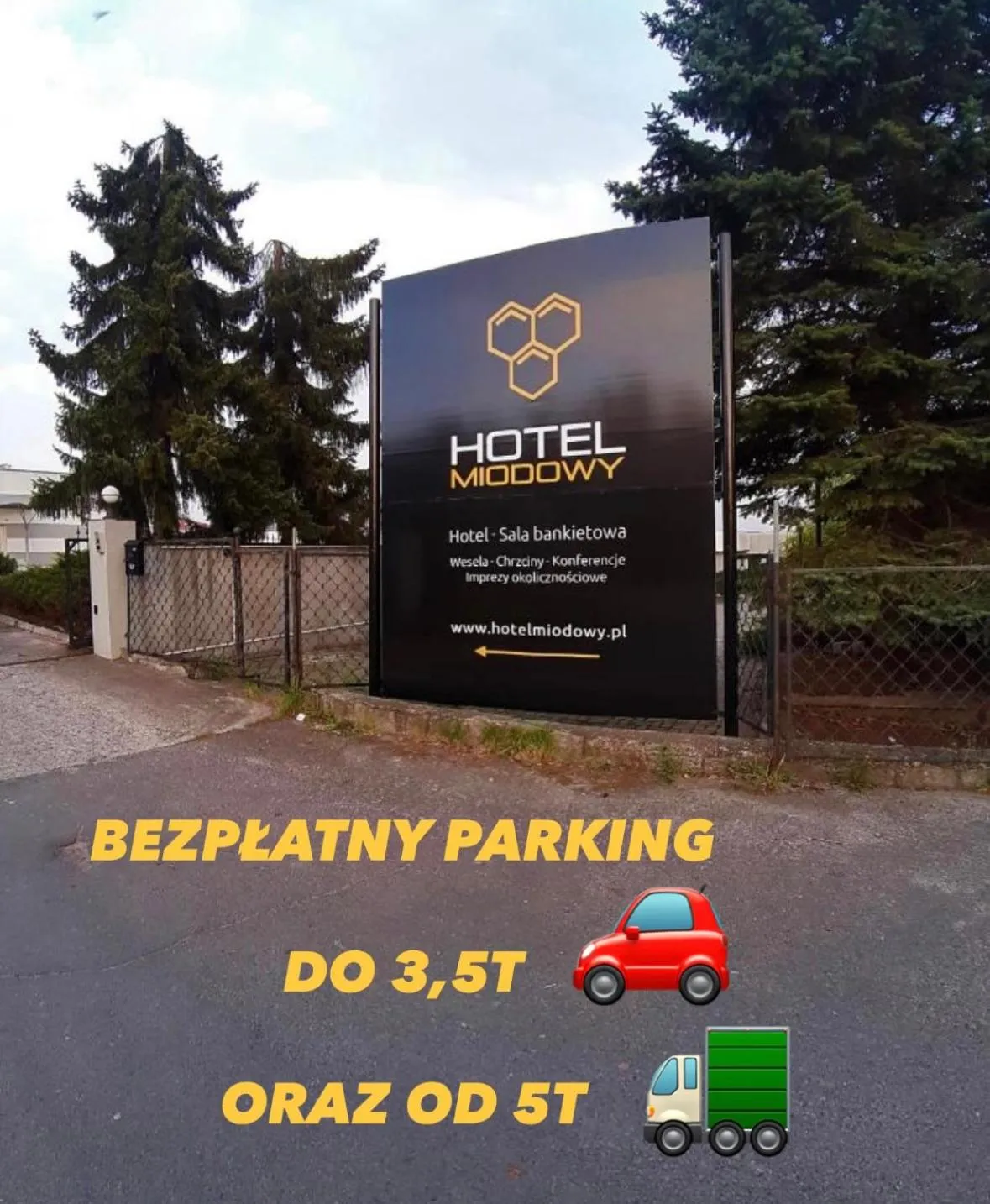 Property building in Hotel Miodowy