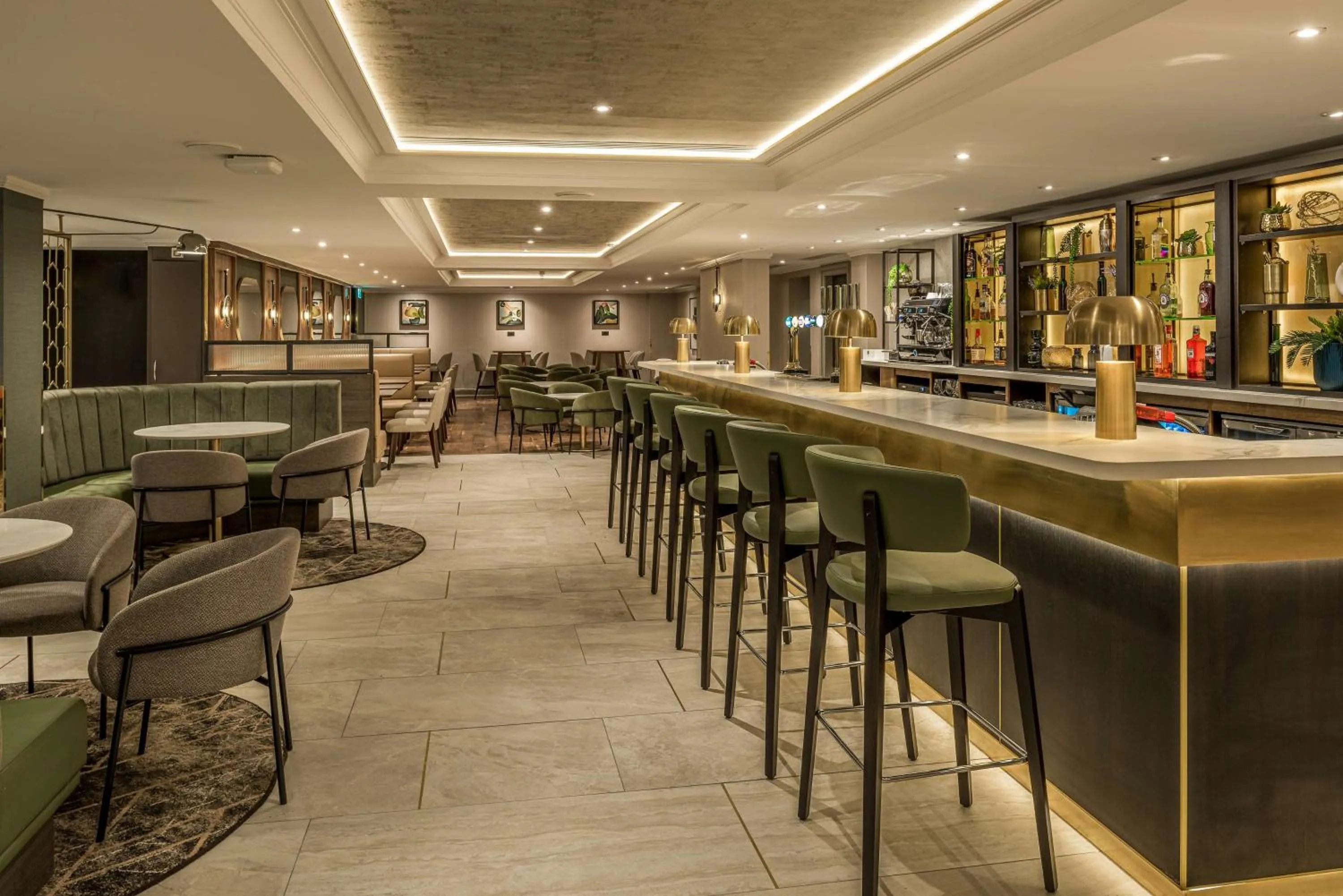 Restaurant/places to eat in Hilton London Watford