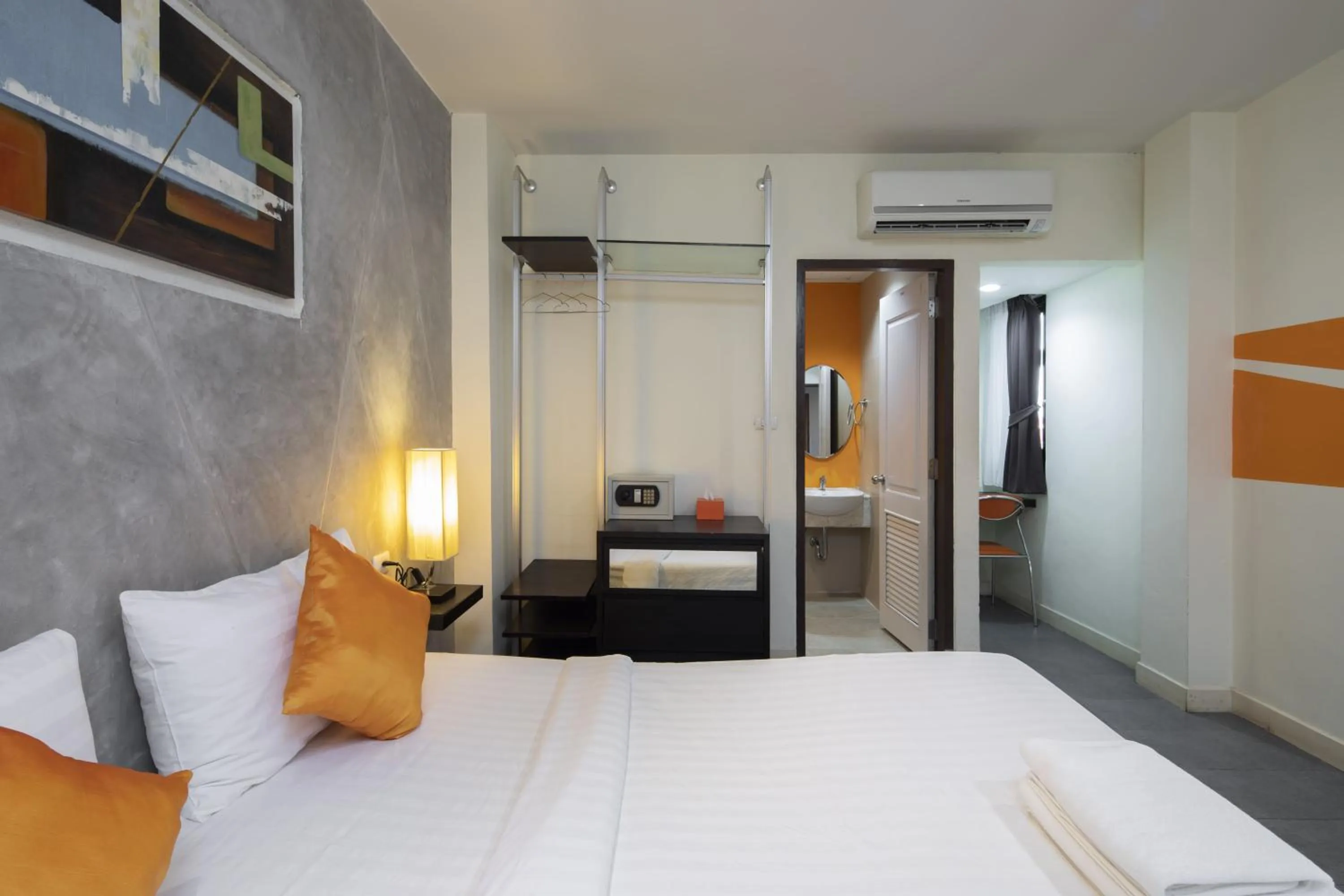 Bed in @ Border Hotel, Aranyaprateth