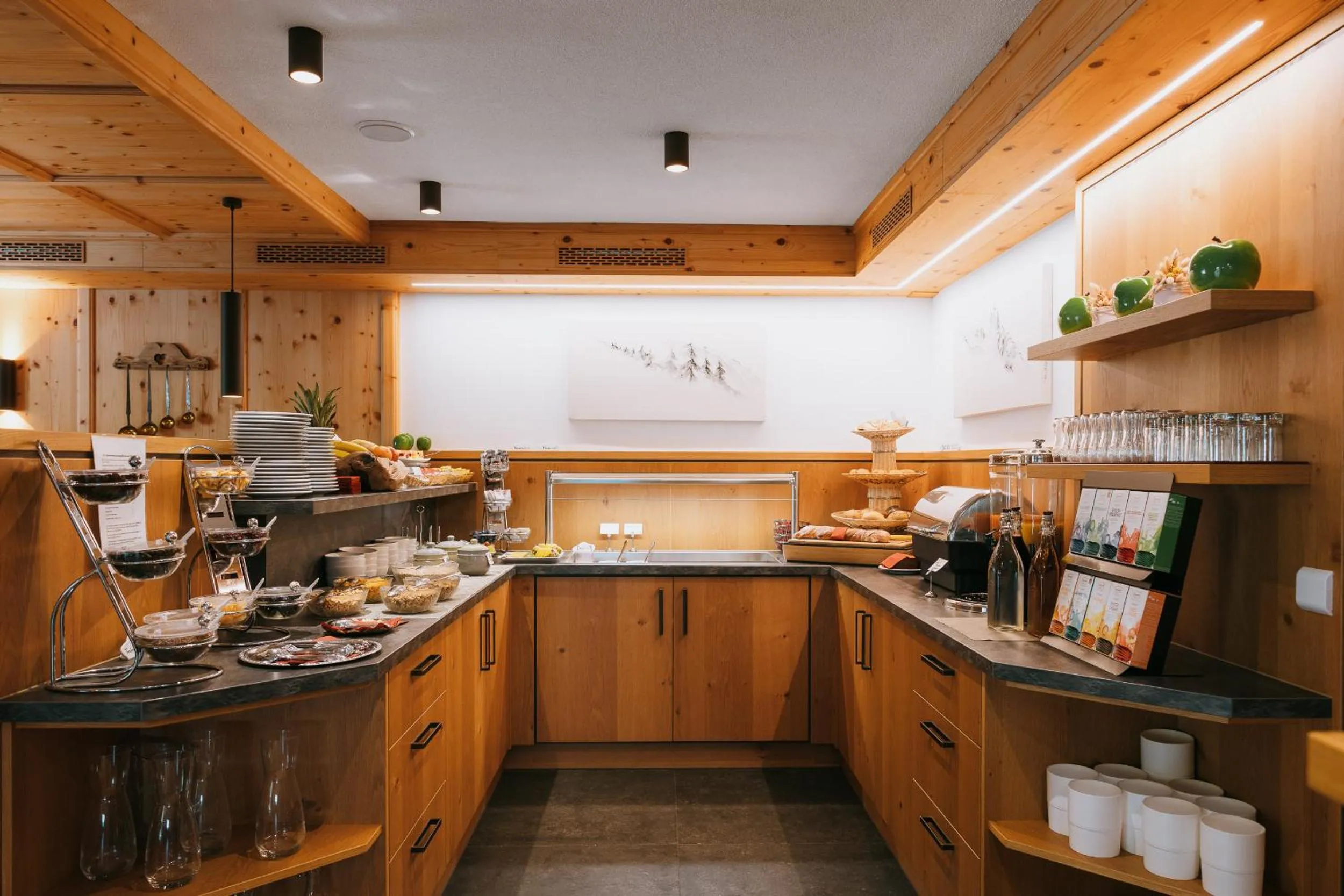 Breakfast in Anthony´s Alpin Hotel Garni