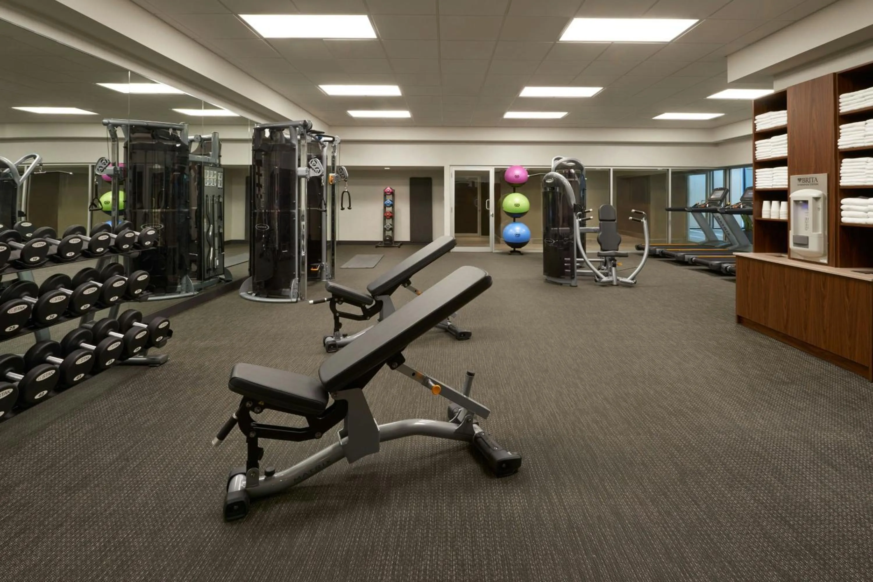Fitness centre/facilities in Courtyard by Marriott Oshawa