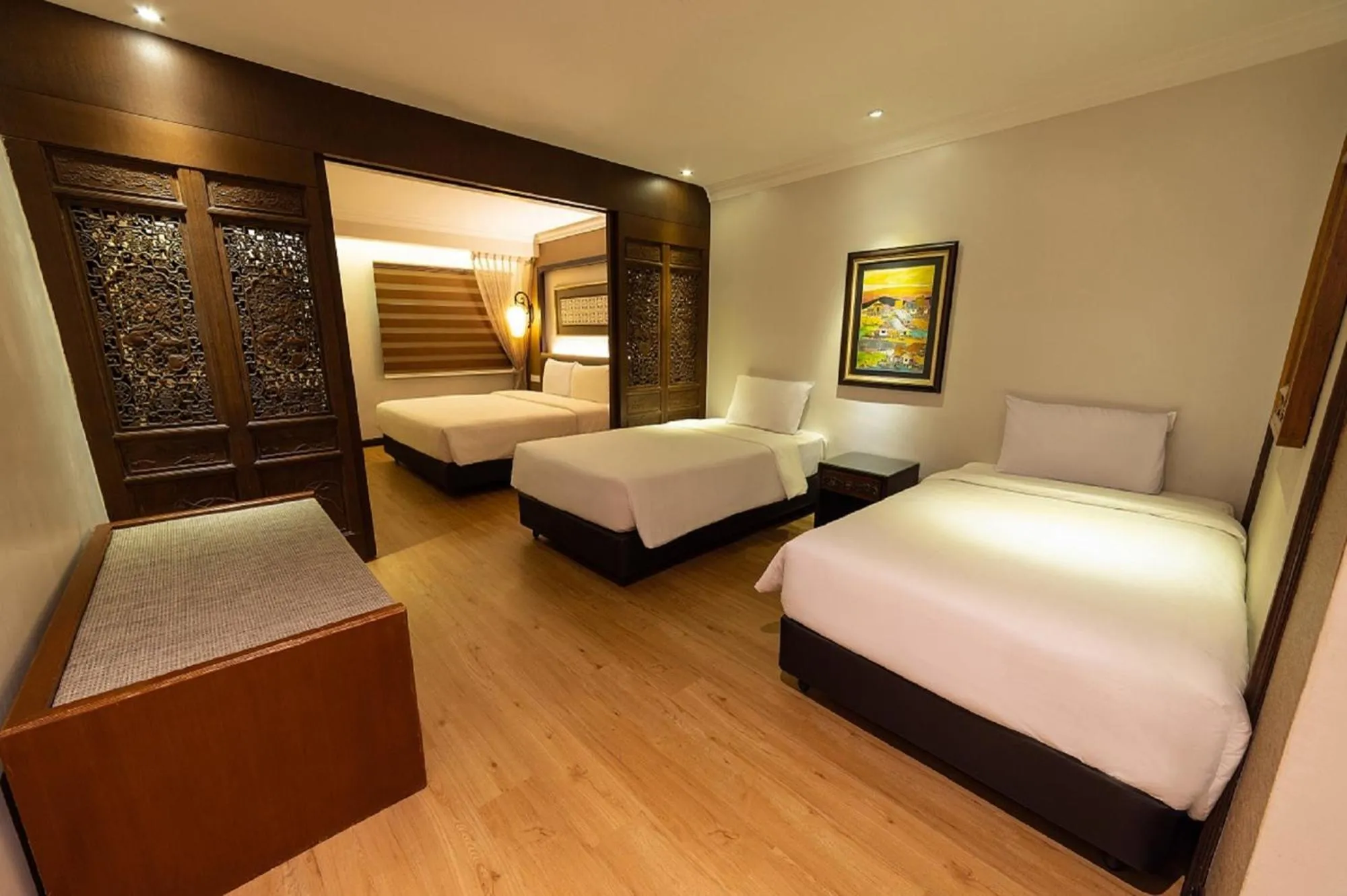 Floor plan, Bed in Hotel Puri Melaka