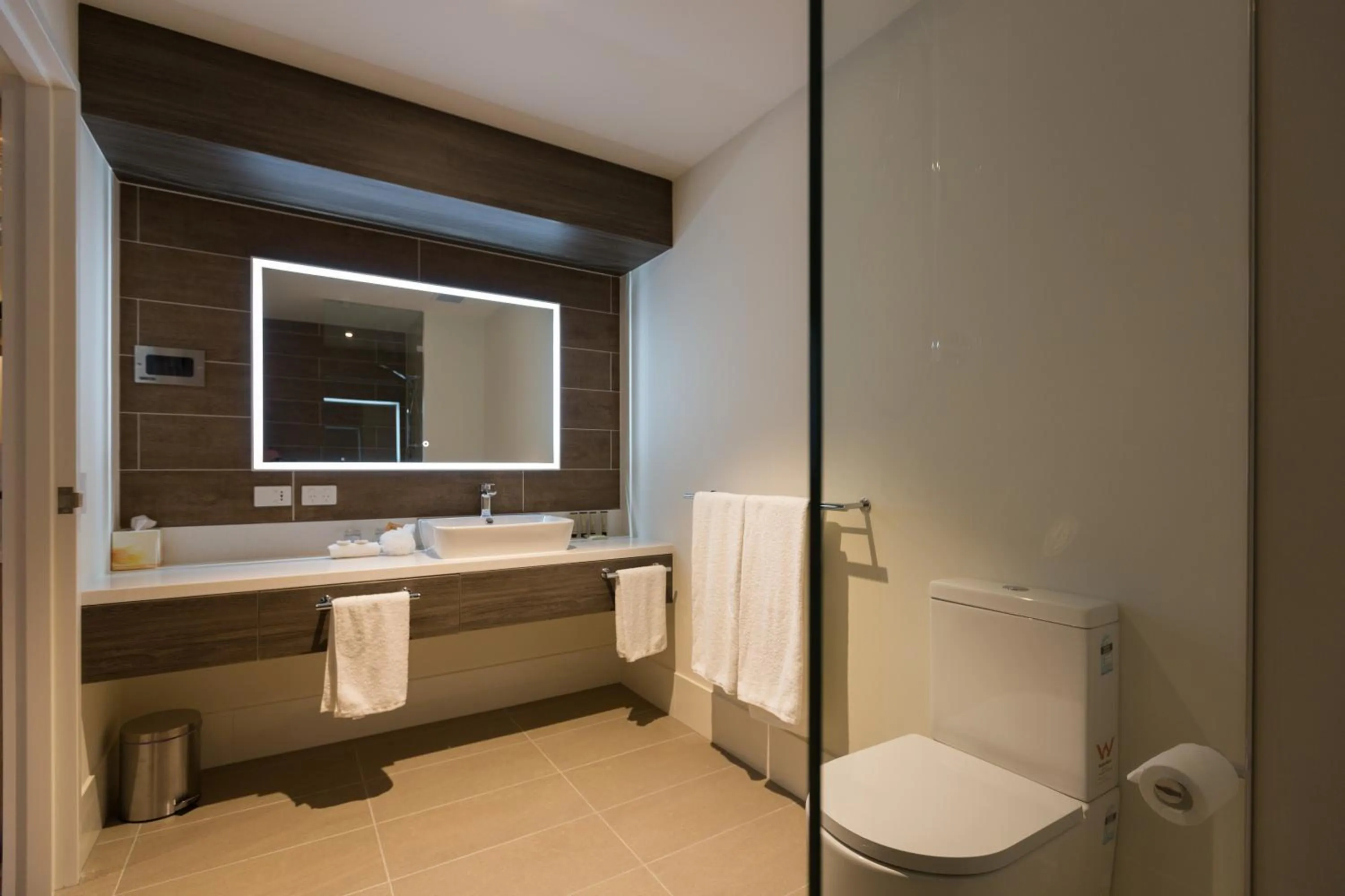 Bathroom in Porter's Plainland Hotel