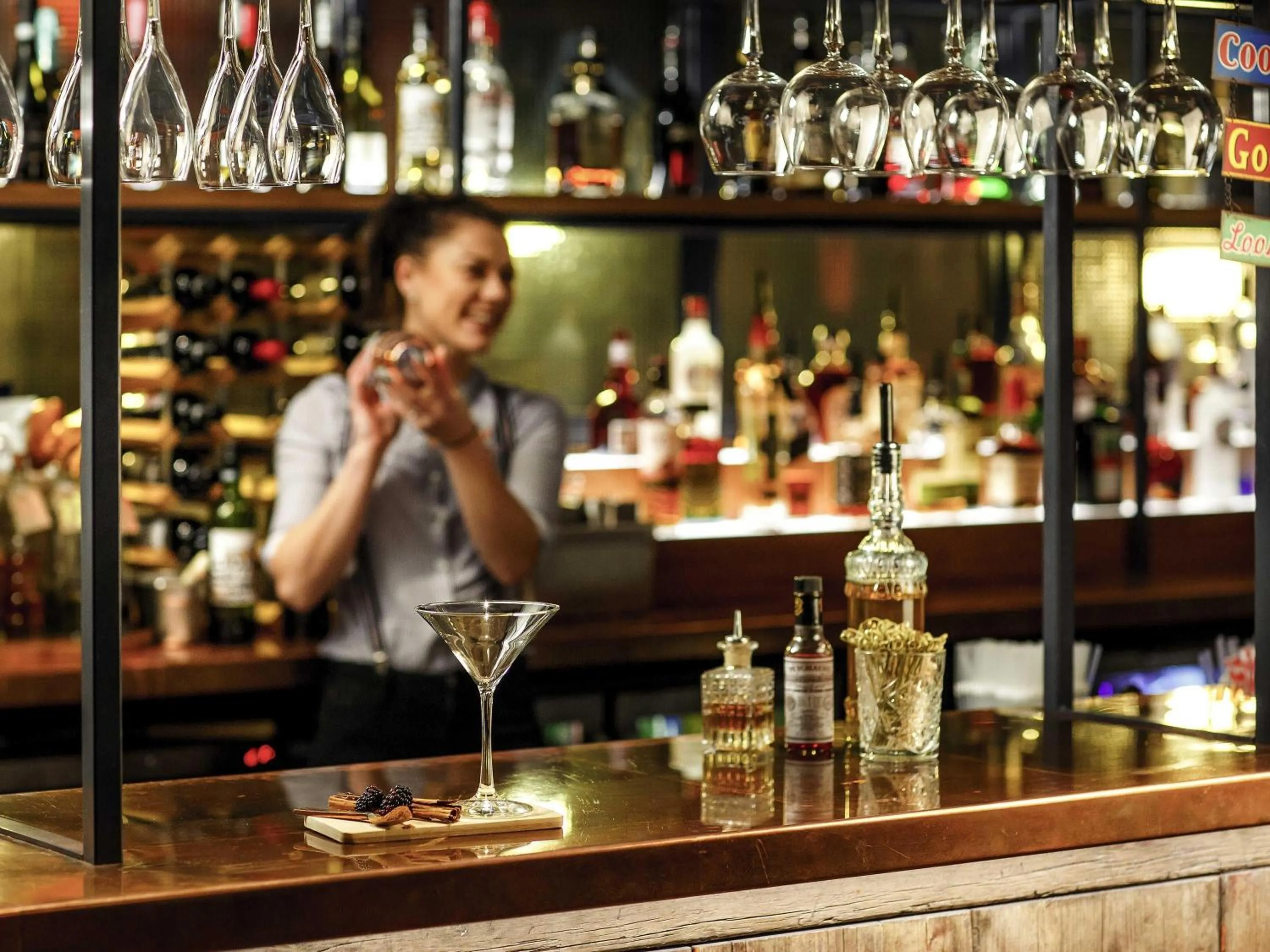 Lounge or bar in ibis Manchester Centre 96 Portland Street